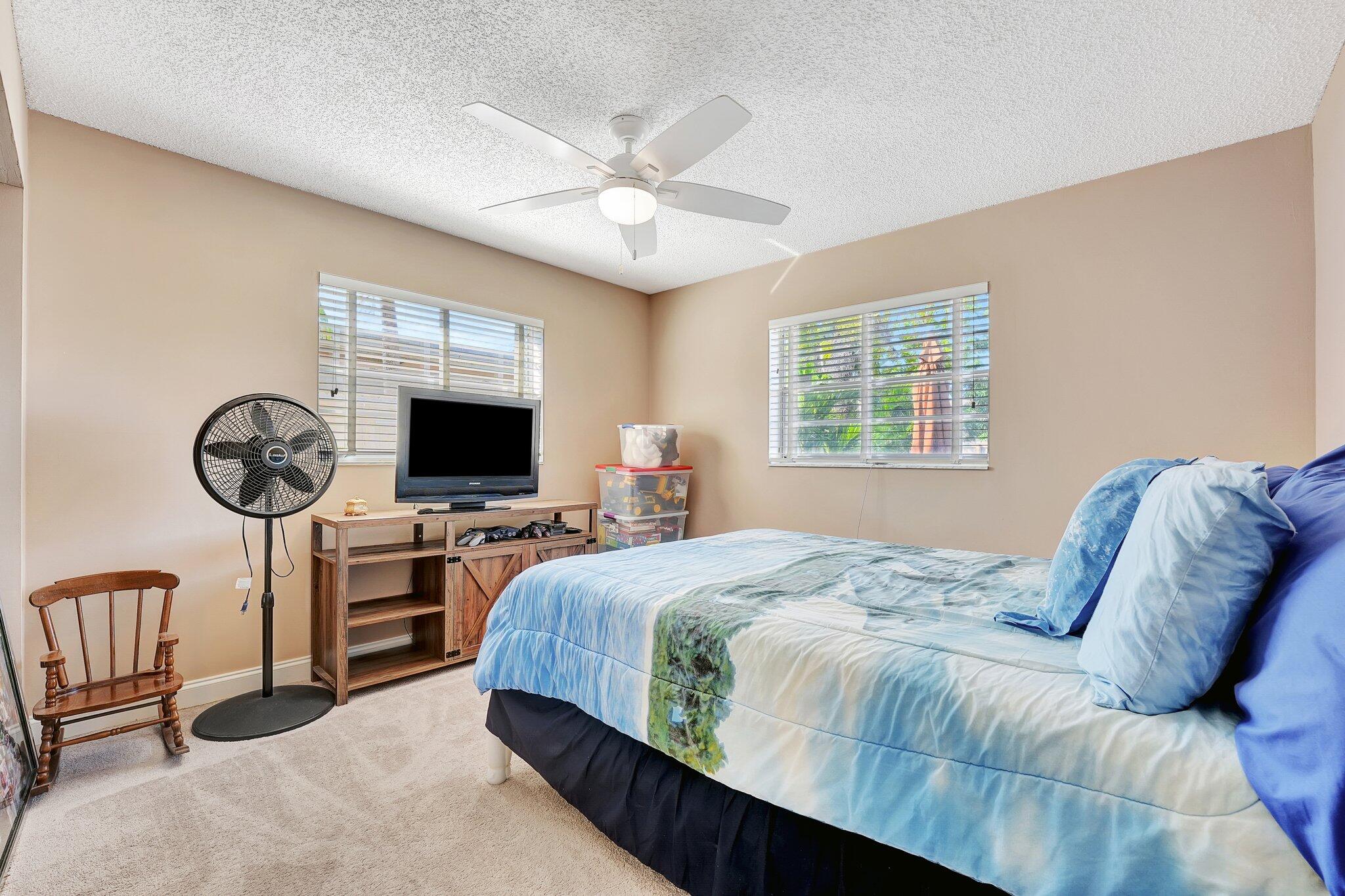 335 SW 32nd Terrace
