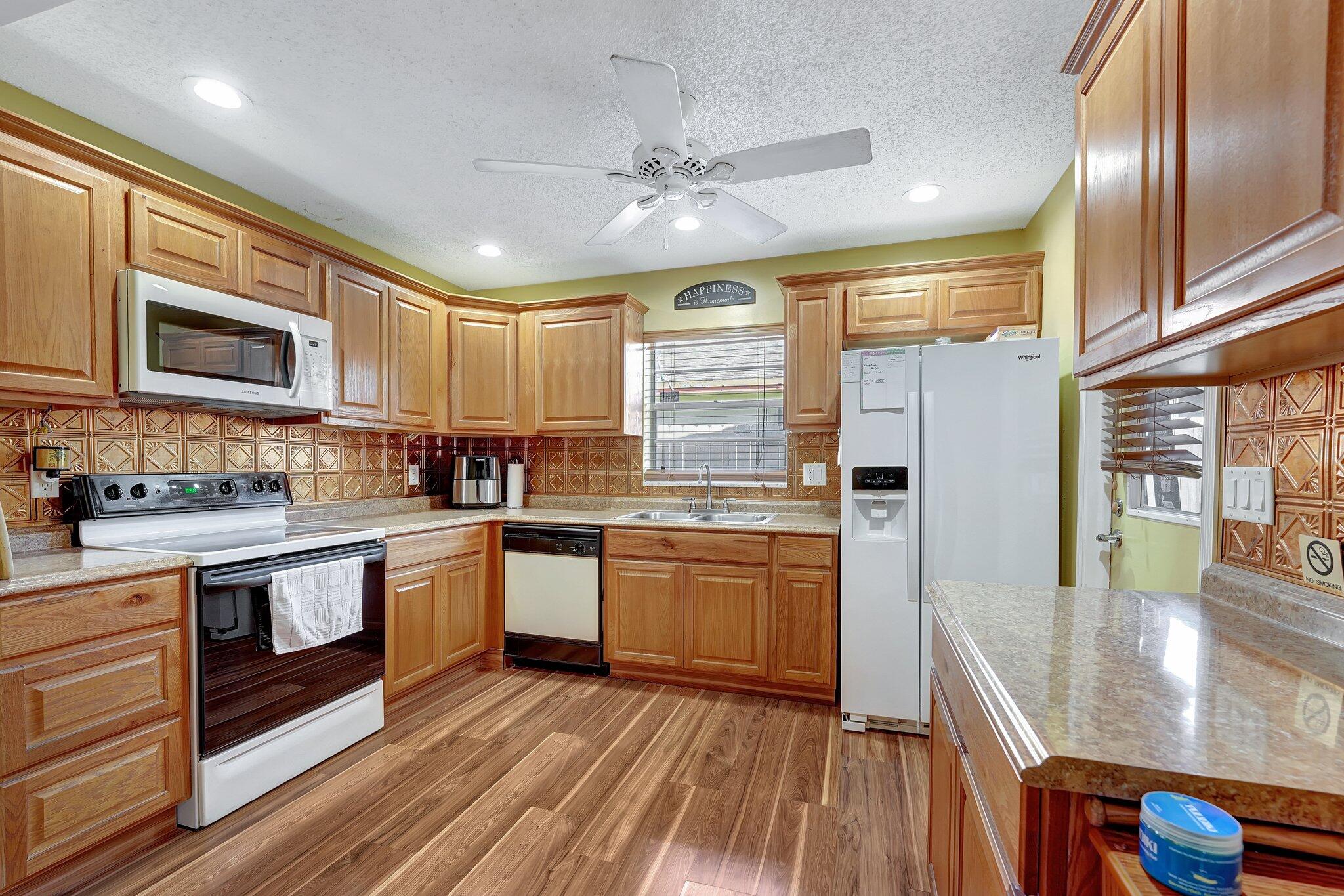 335 SW 32nd Terrace