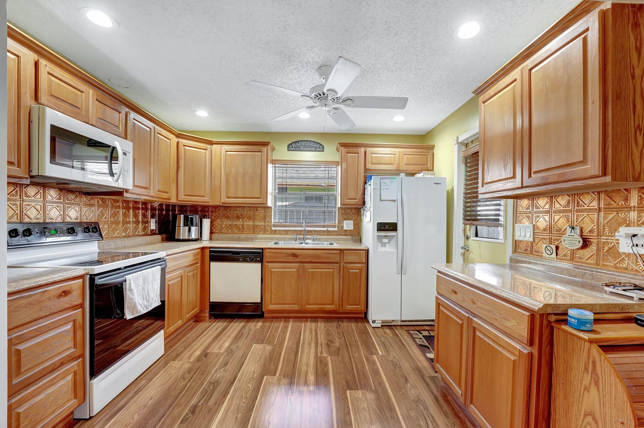 335 SW 32nd Terrace