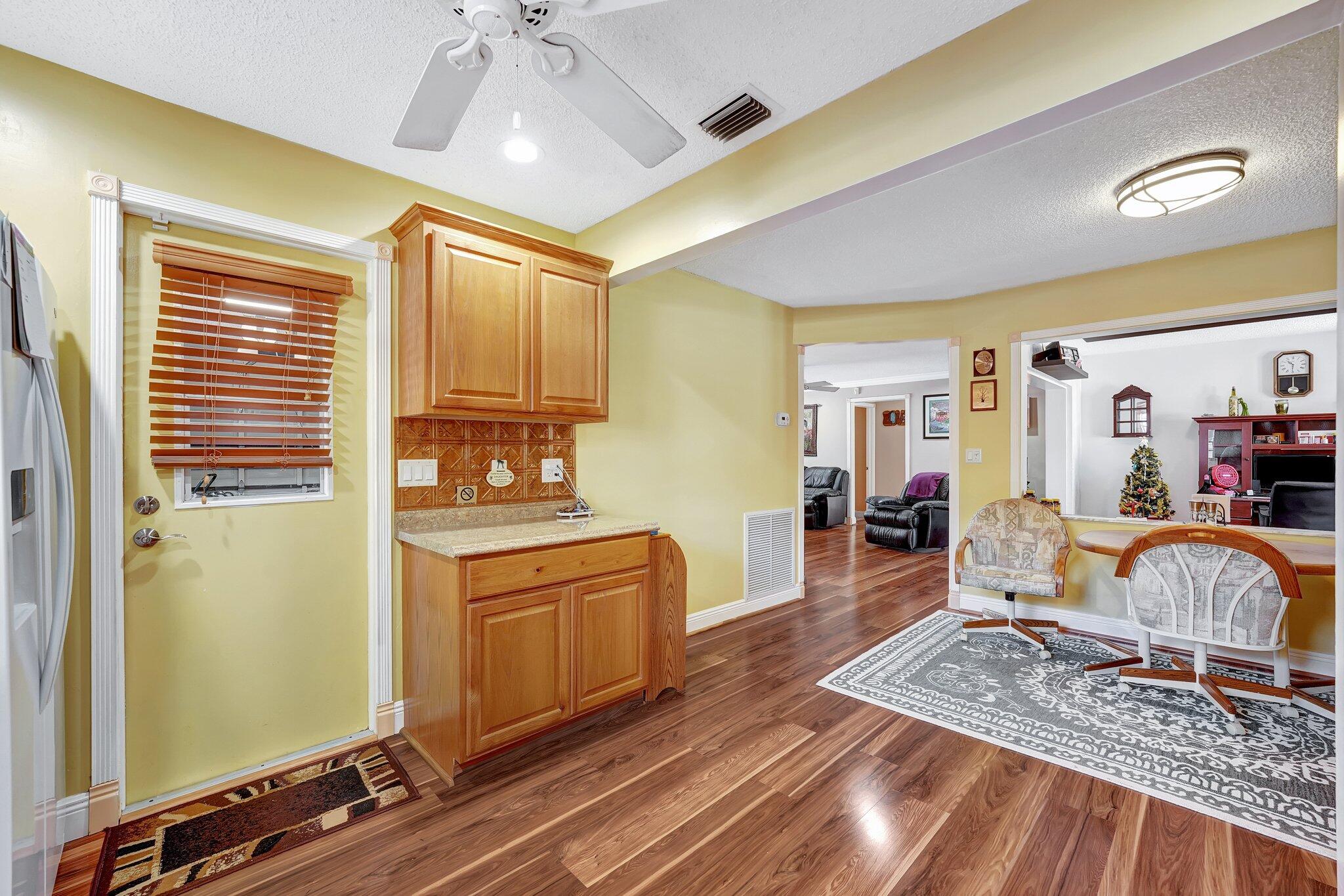 335 SW 32nd Terrace