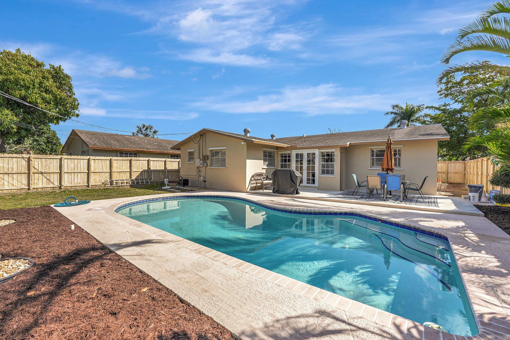 335 SW 32nd Terrace