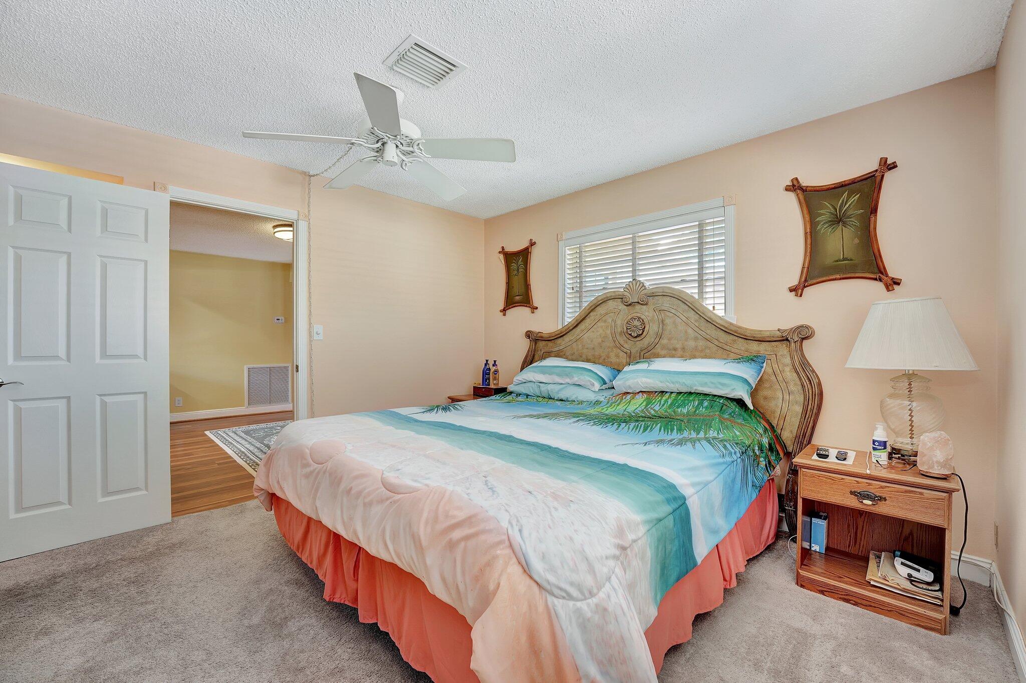 335 SW 32nd Terrace