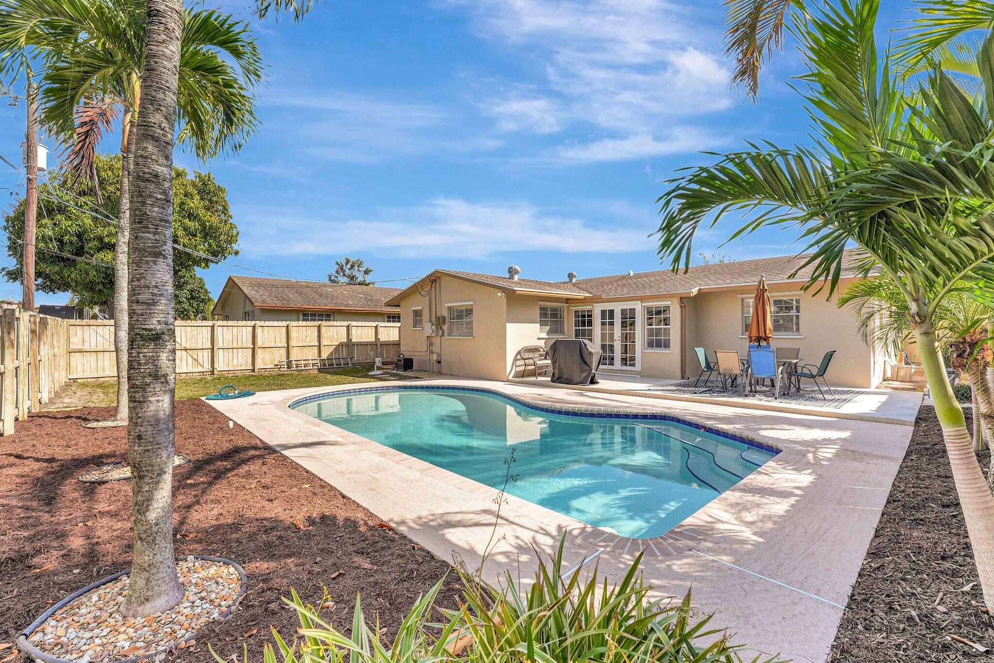 335 SW 32nd Terrace