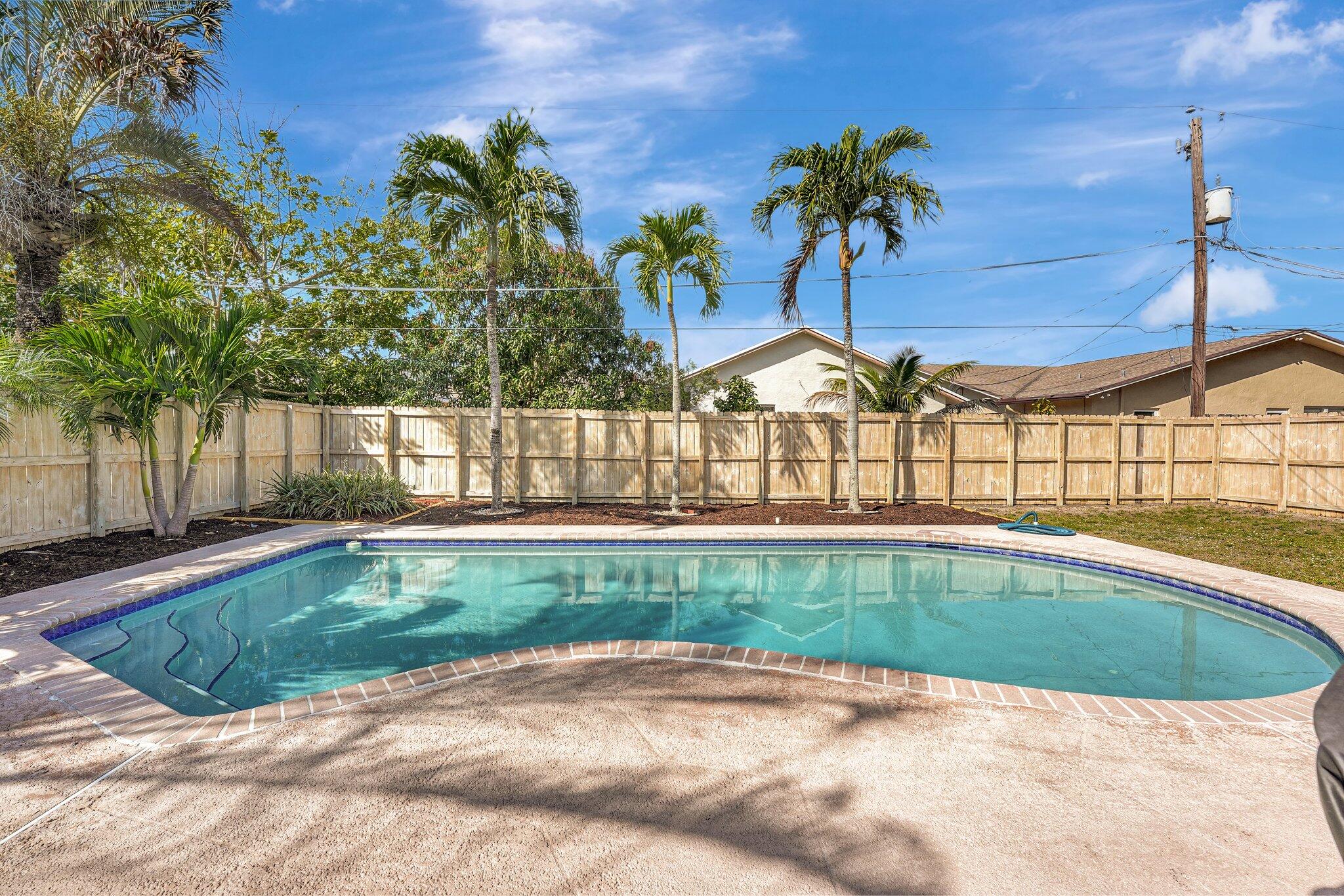 335 SW 32nd Terrace