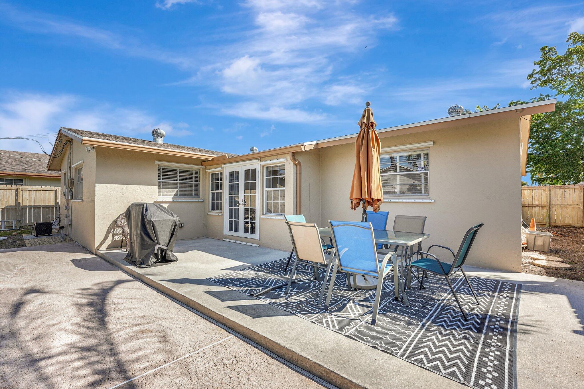 335 SW 32nd Terrace