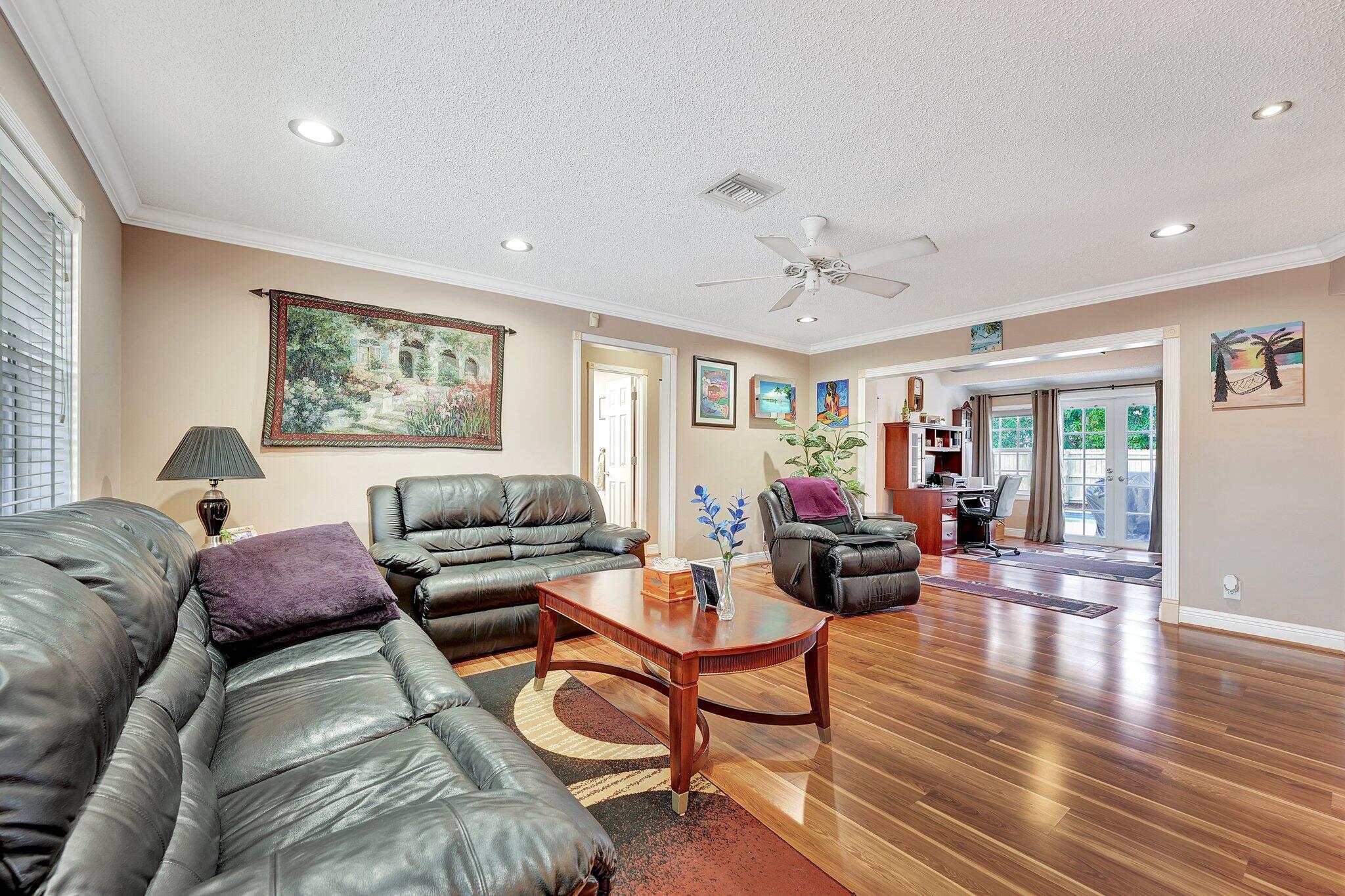 335 SW 32nd Terrace