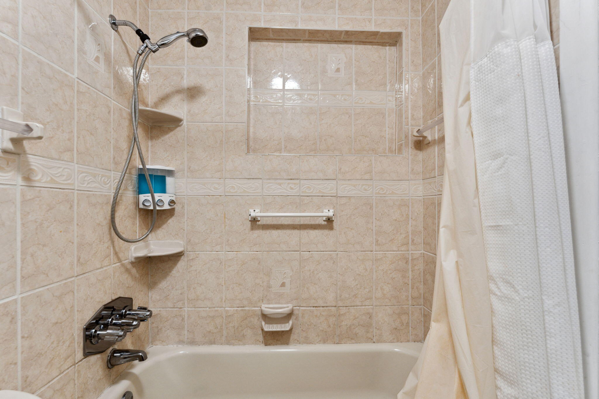 718 NW 9th Avenue, Dania Beach