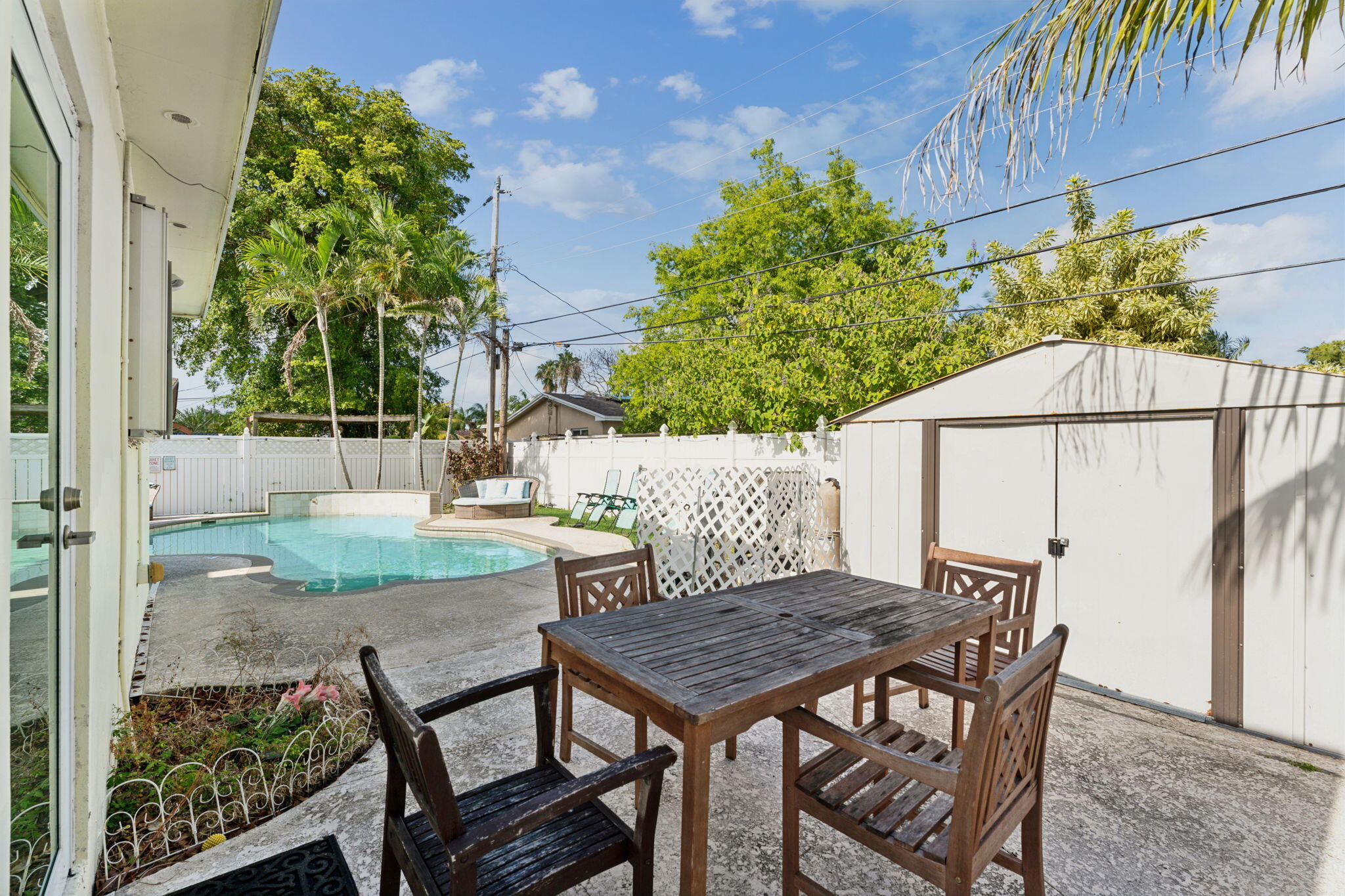 718 NW 9th Avenue, Dania Beach