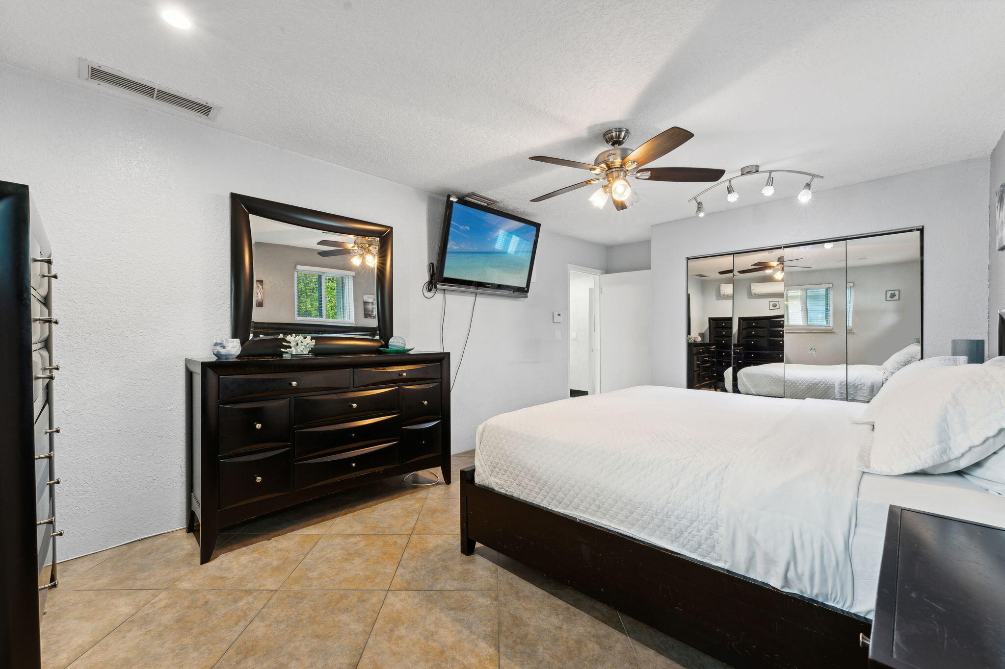 718 NW 9th Avenue, Dania Beach