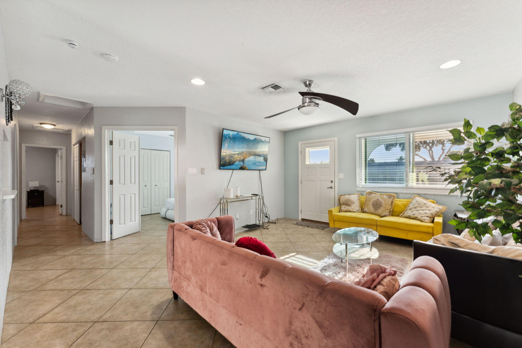 718 NW 9th Avenue, Dania Beach