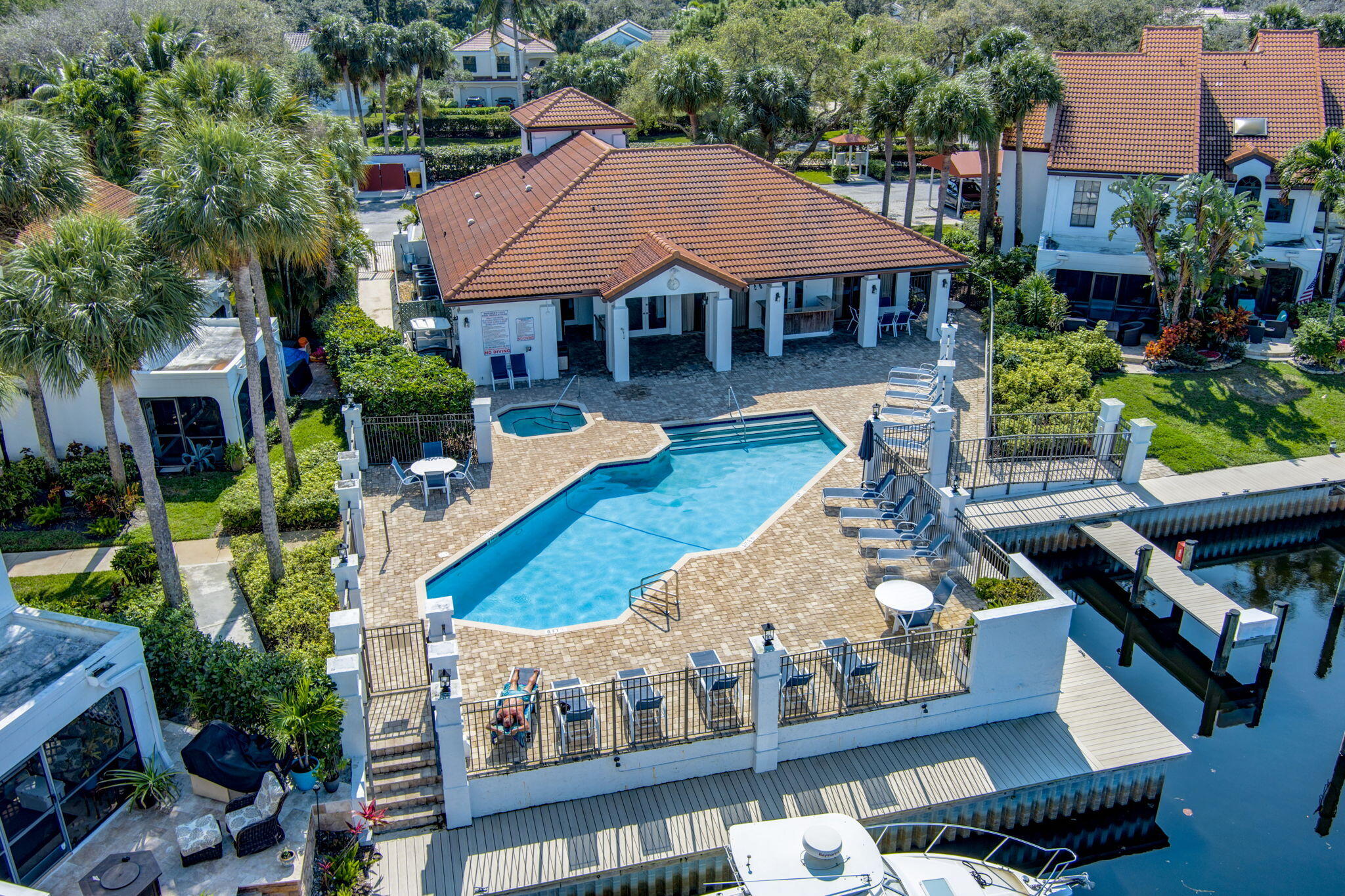 2439 Treasure Isle Drive 8, Palm Beach Gardens Unit: 8