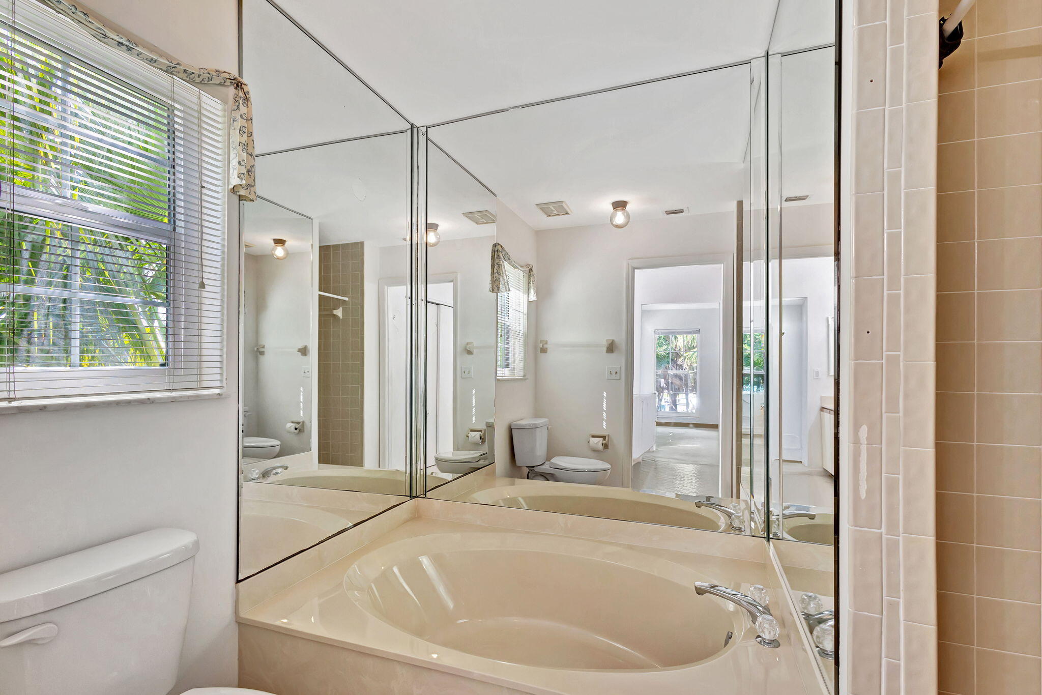 2439 Treasure Isle Drive 8, Palm Beach Gardens Unit: 8