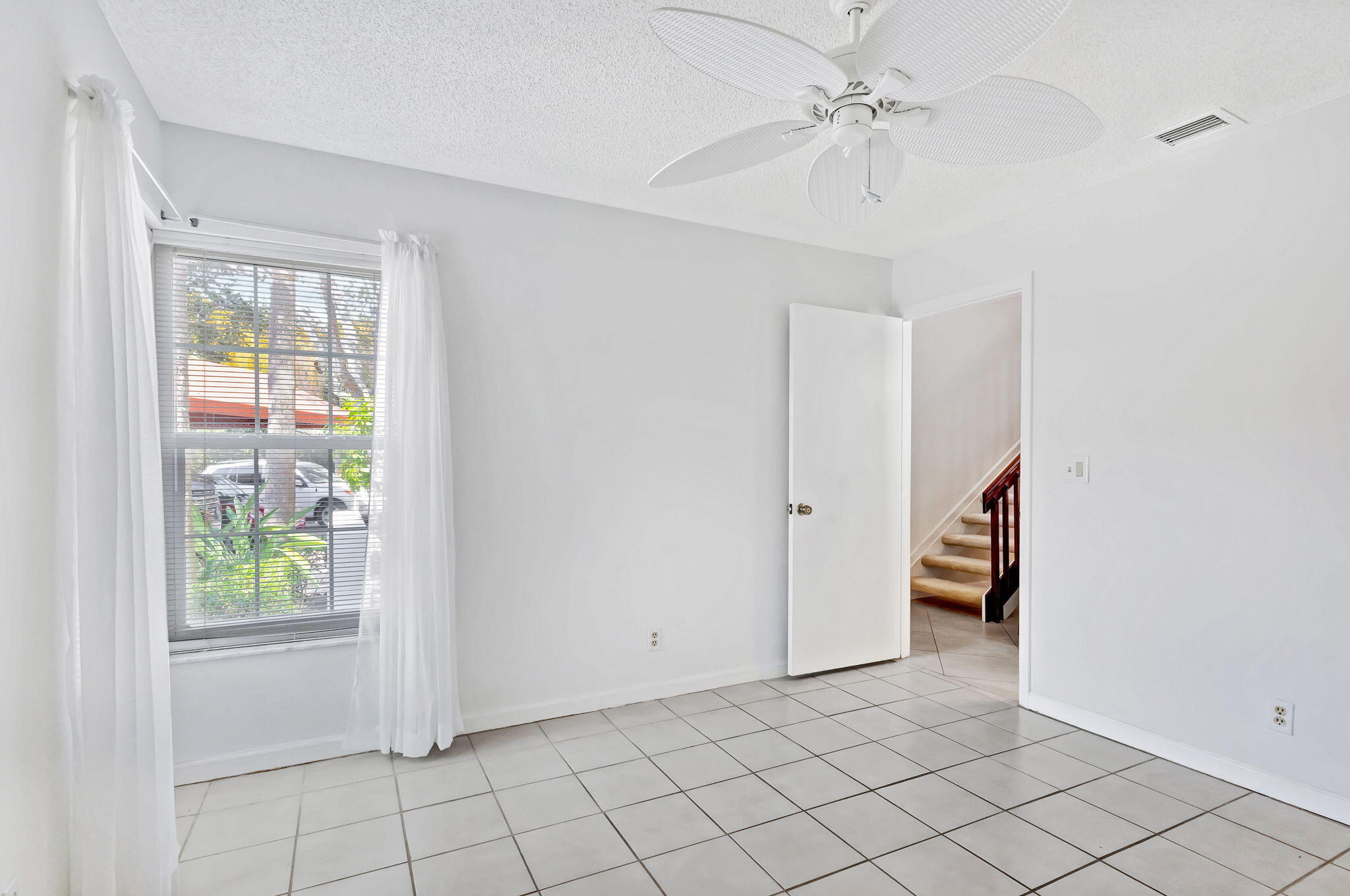 2439 Treasure Isle Drive 8, Palm Beach Gardens Unit: 8