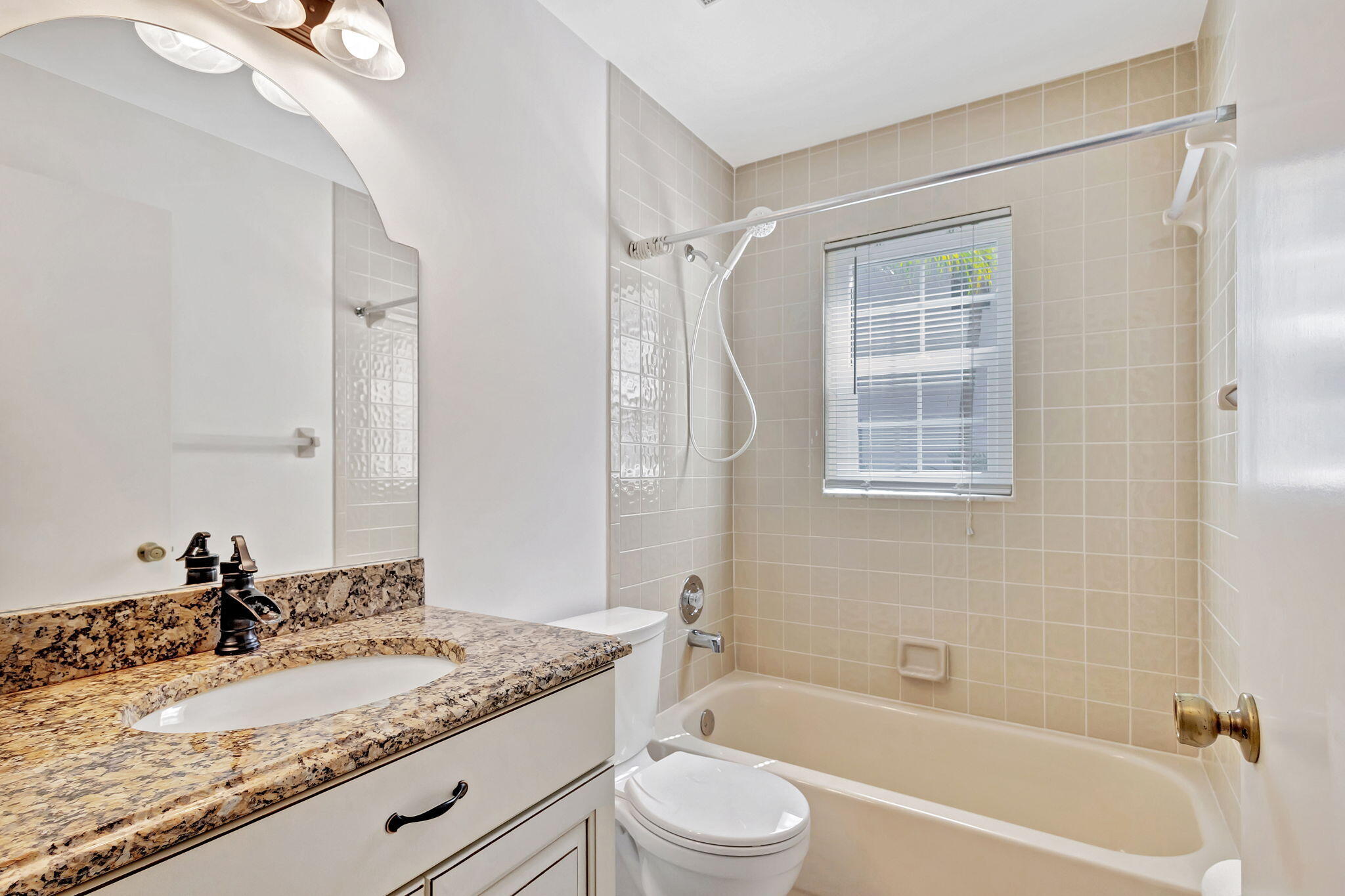 2439 Treasure Isle Drive 8, Palm Beach Gardens Unit: 8