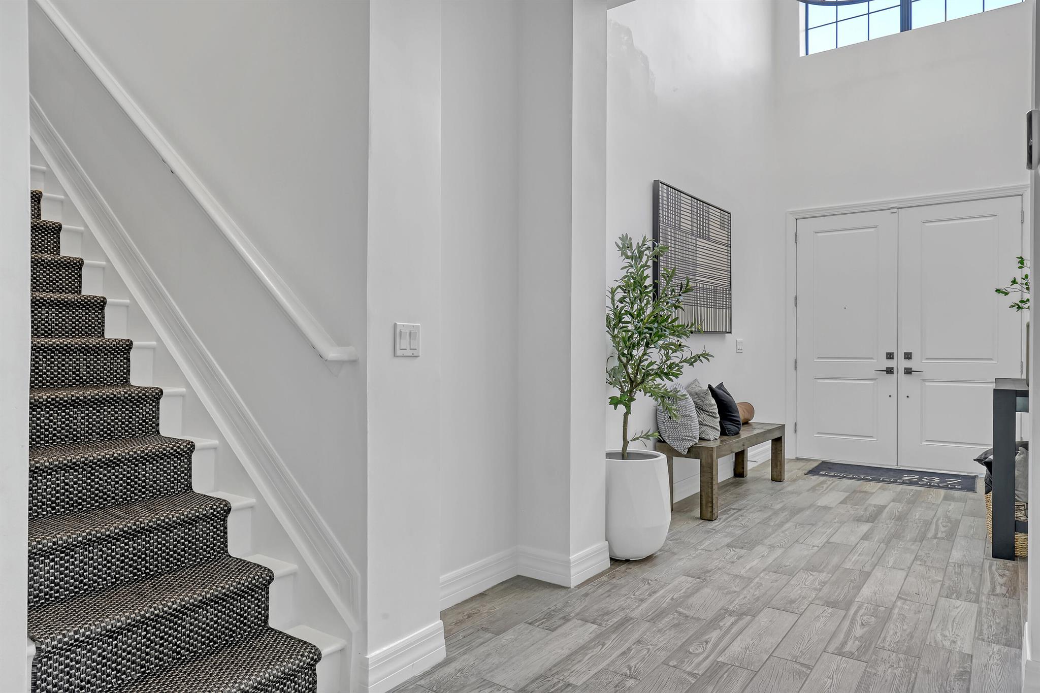 237 Sonoma Isles Circle