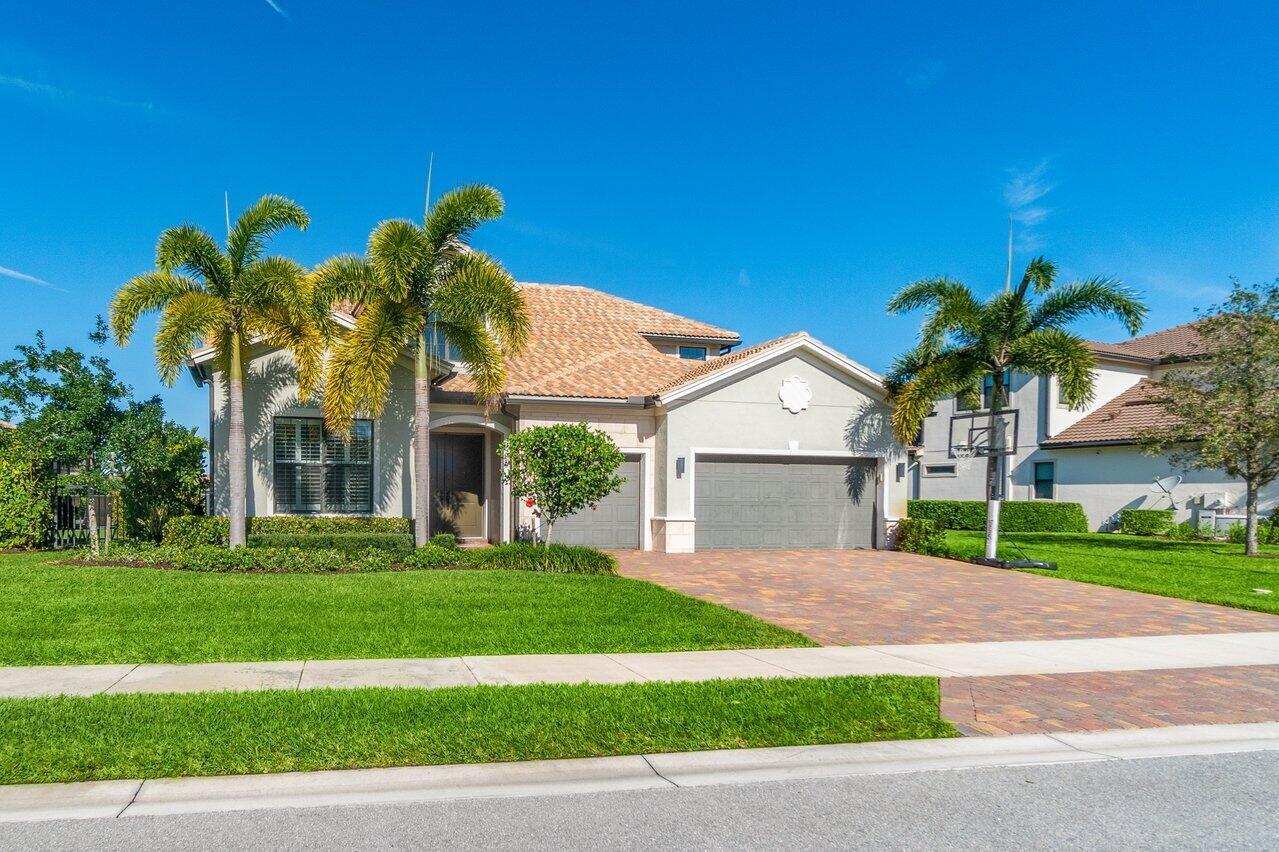 237 Sonoma Isles Circle