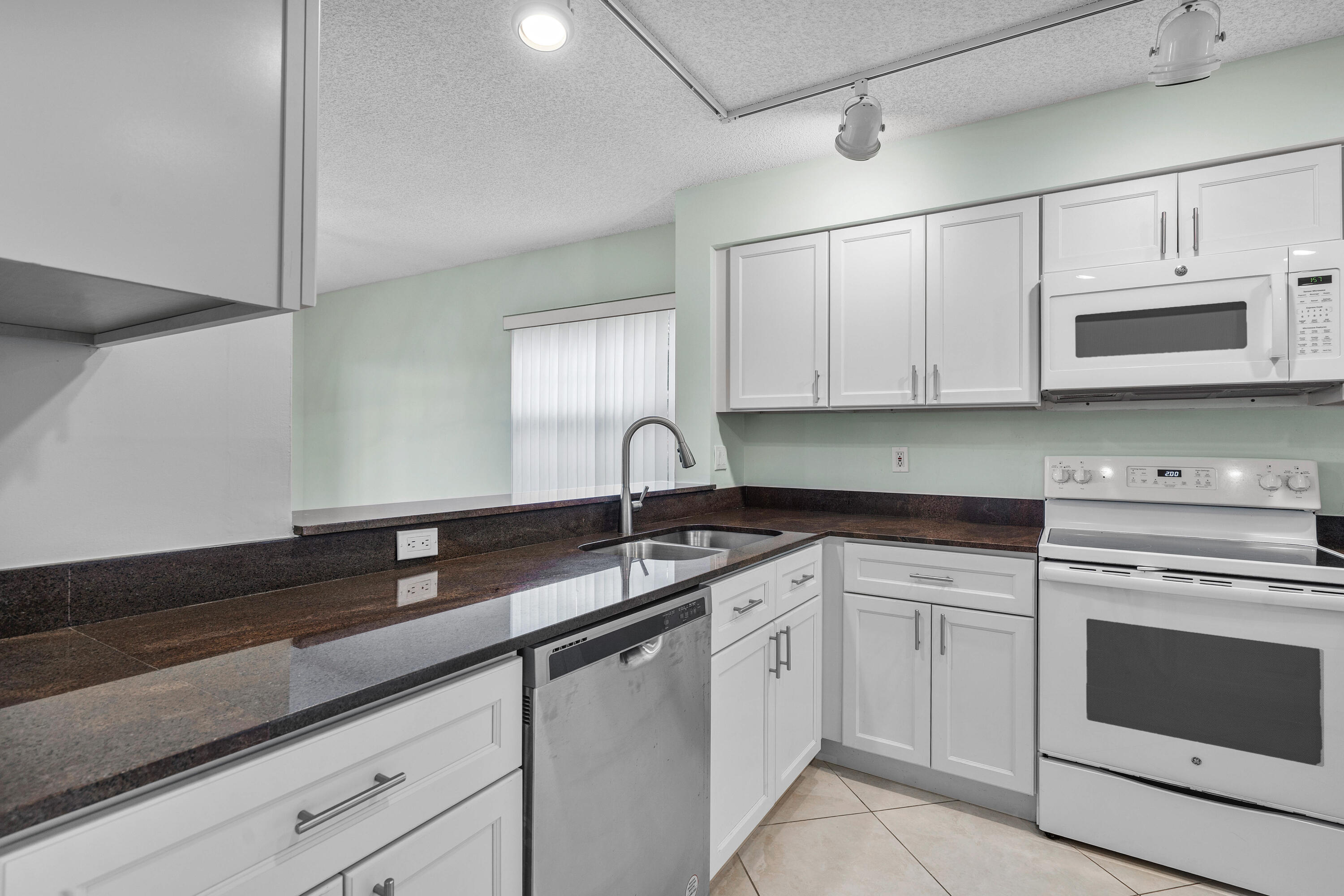 9989 Harbour Lake Circle 102