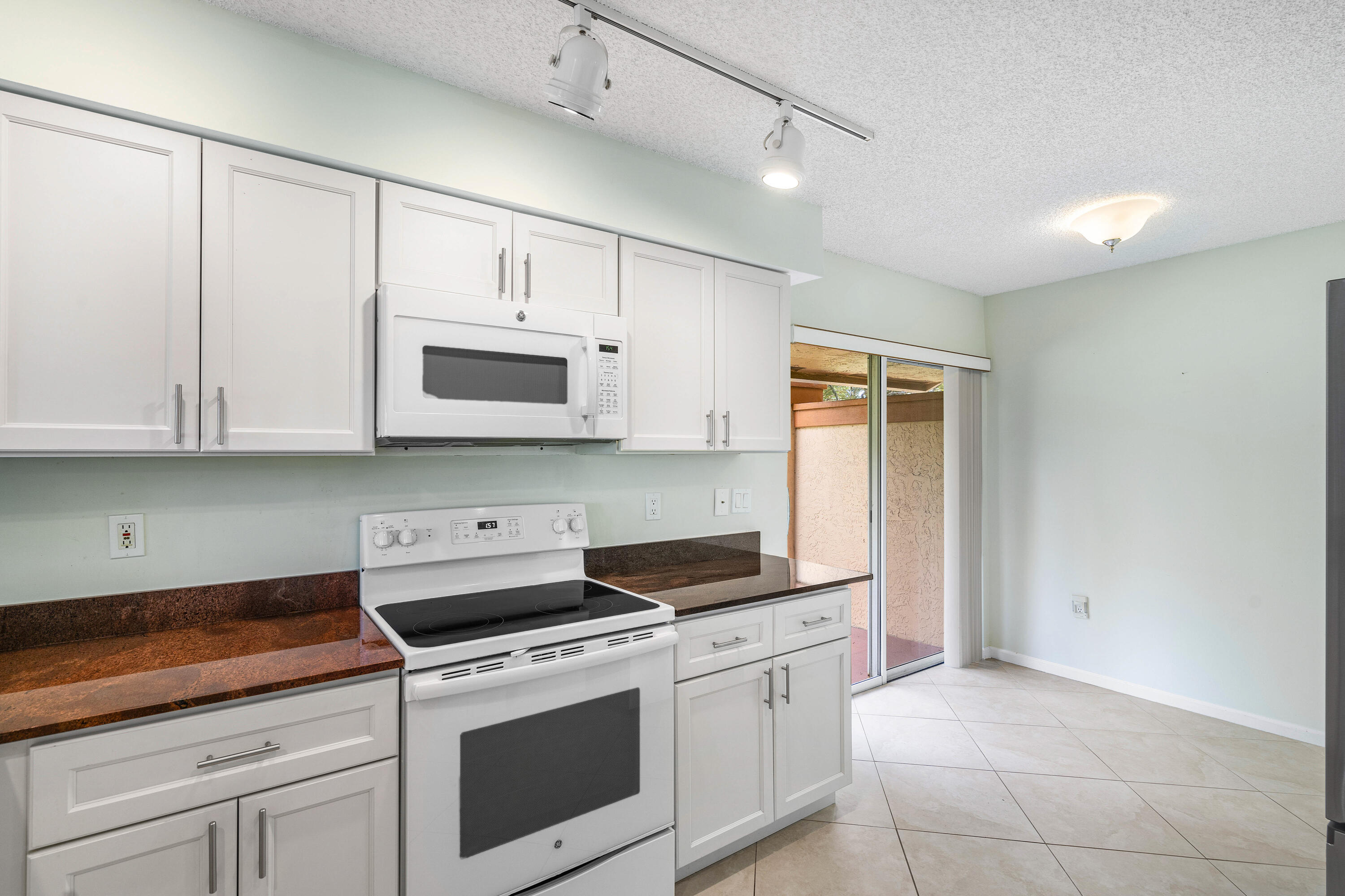 9989 Harbour Lake Circle 102