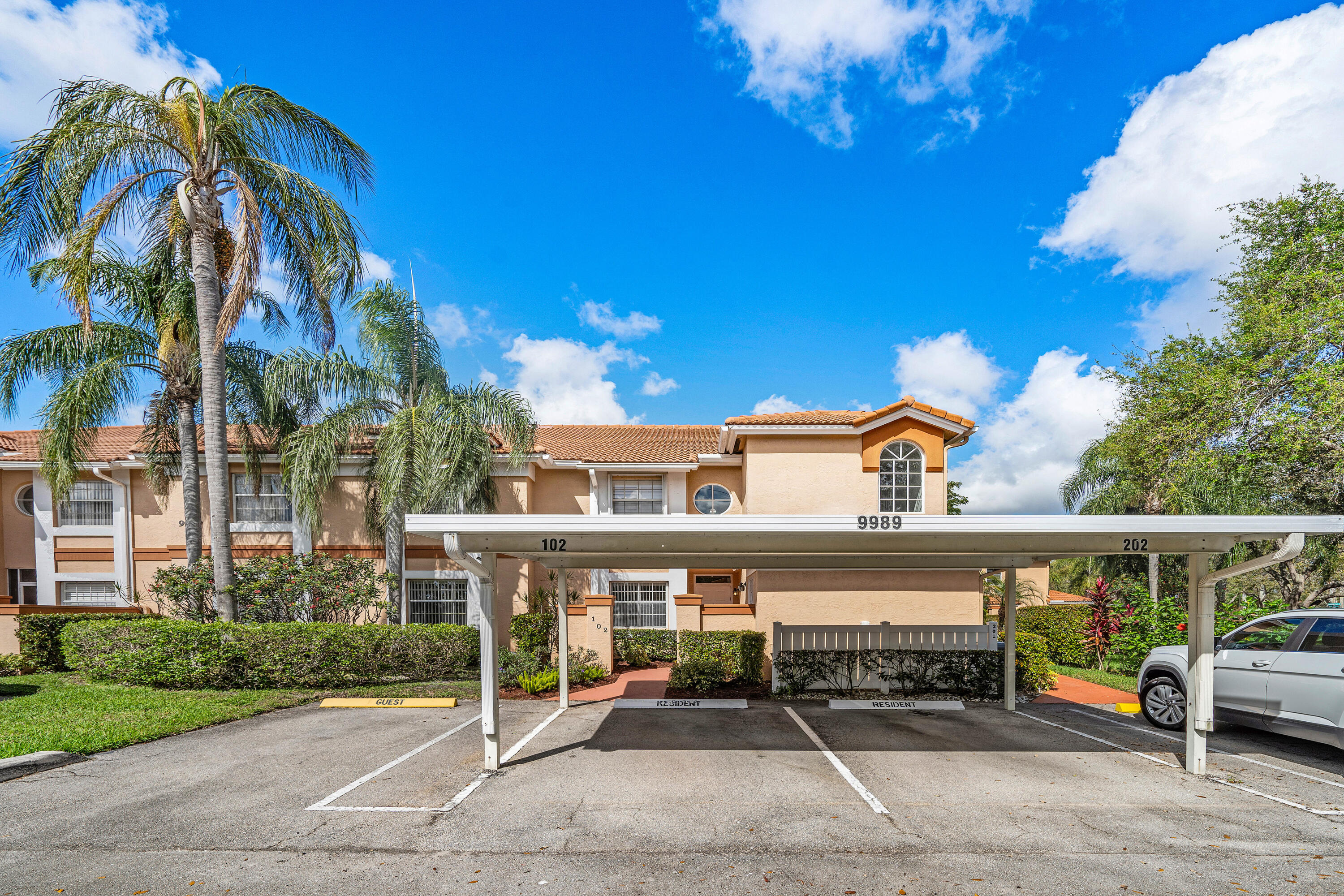 9989 Harbour Lake Circle 102
