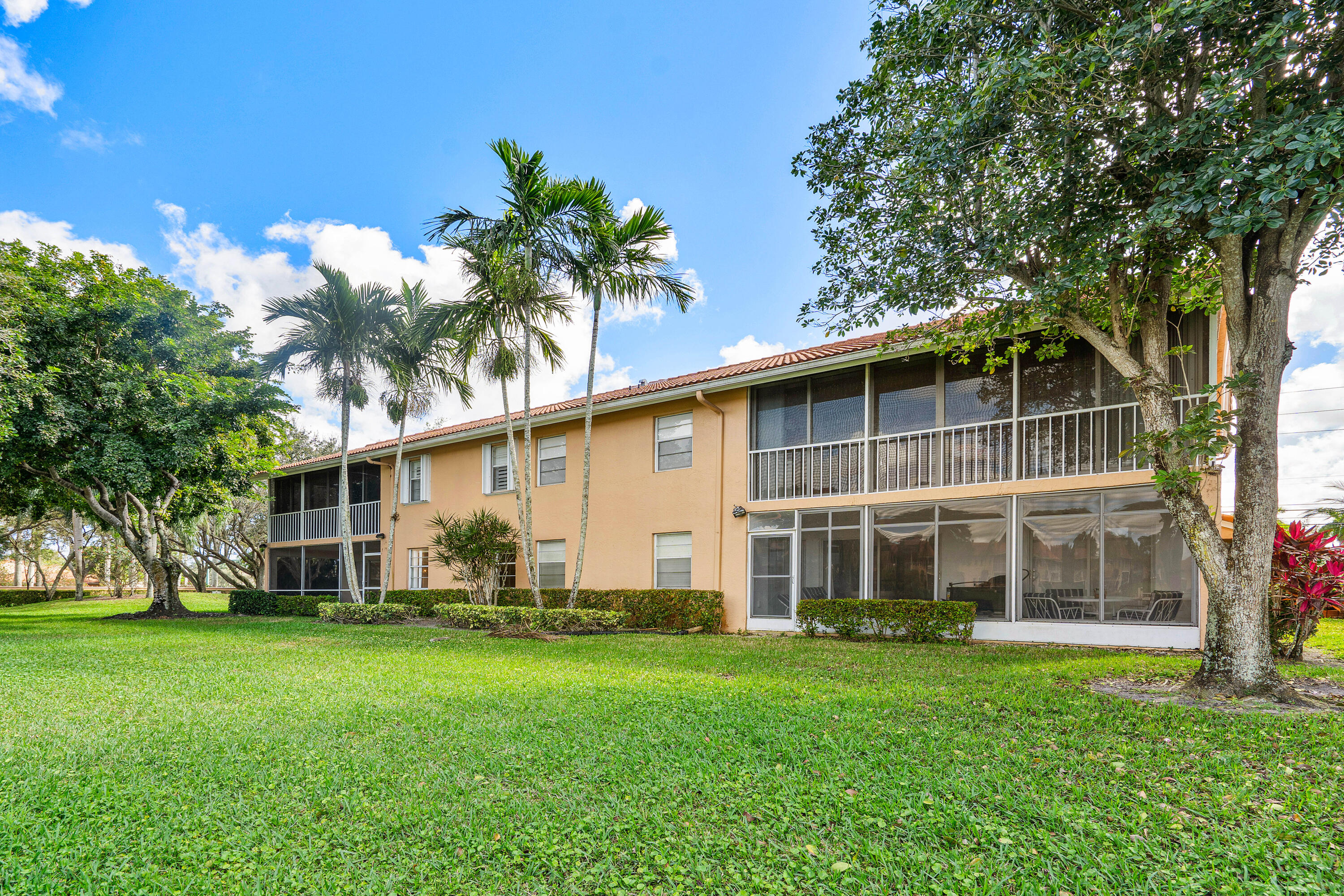 9989 Harbour Lake Circle 102