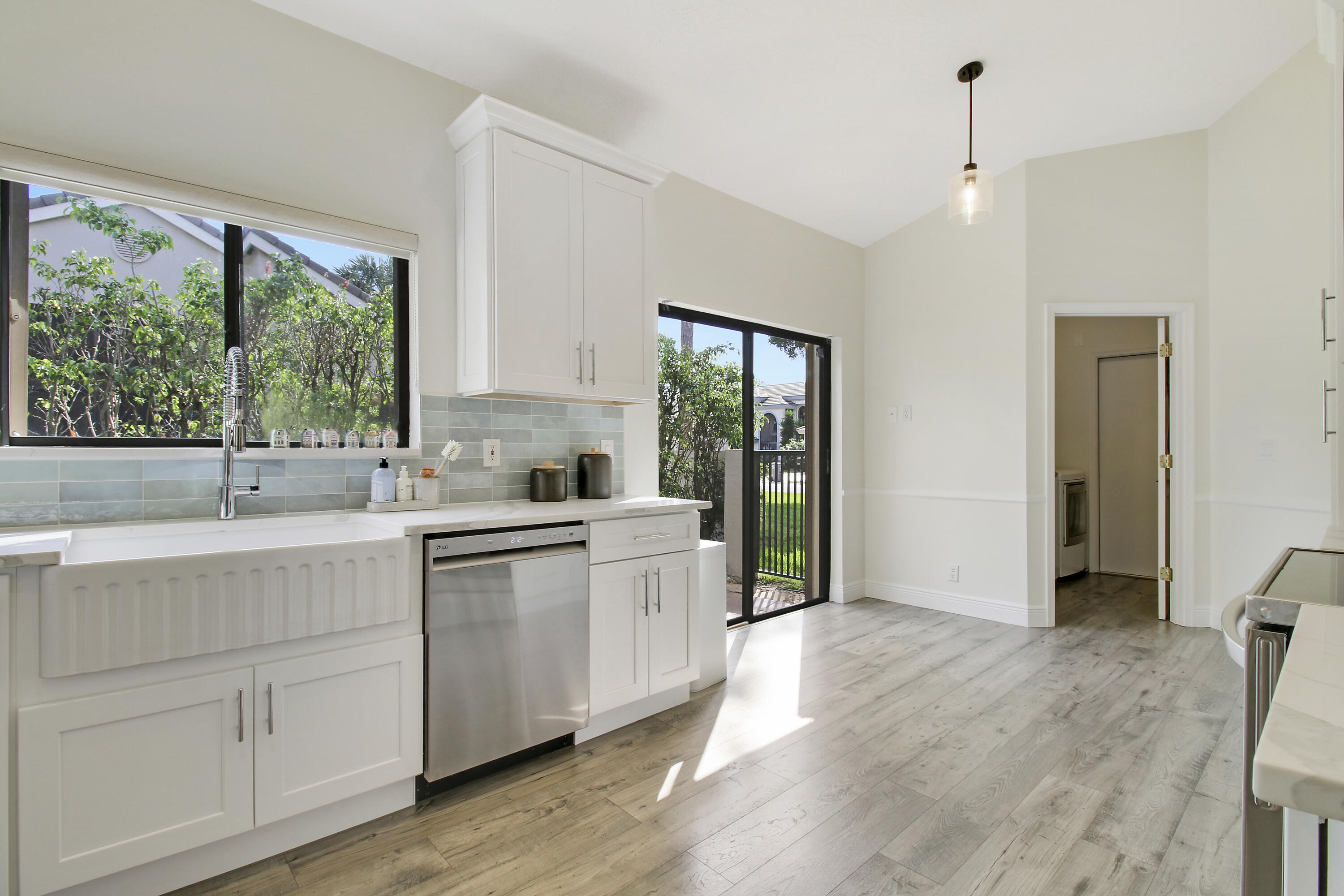 10199 Lexington Circle N