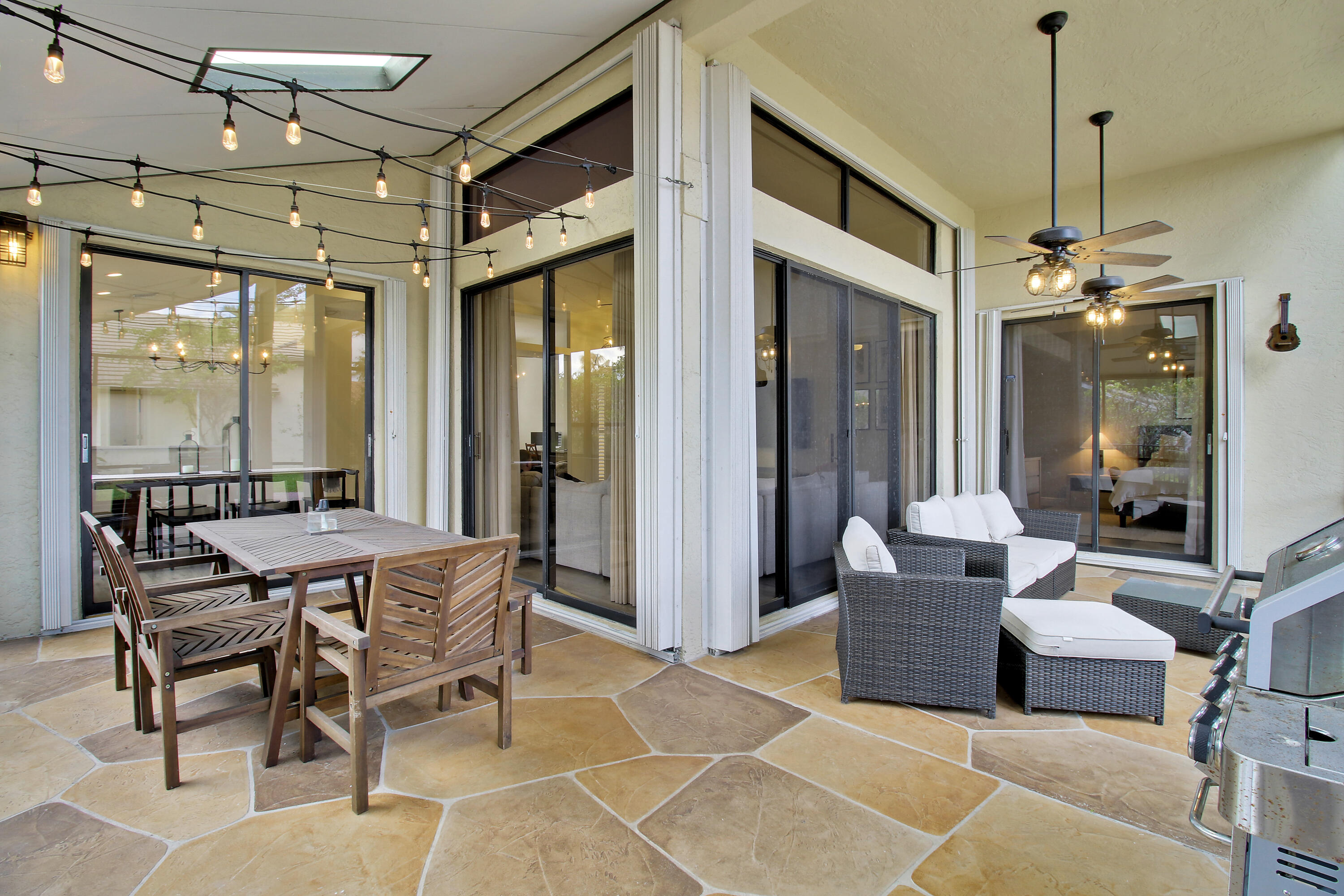 10199 Lexington Circle N