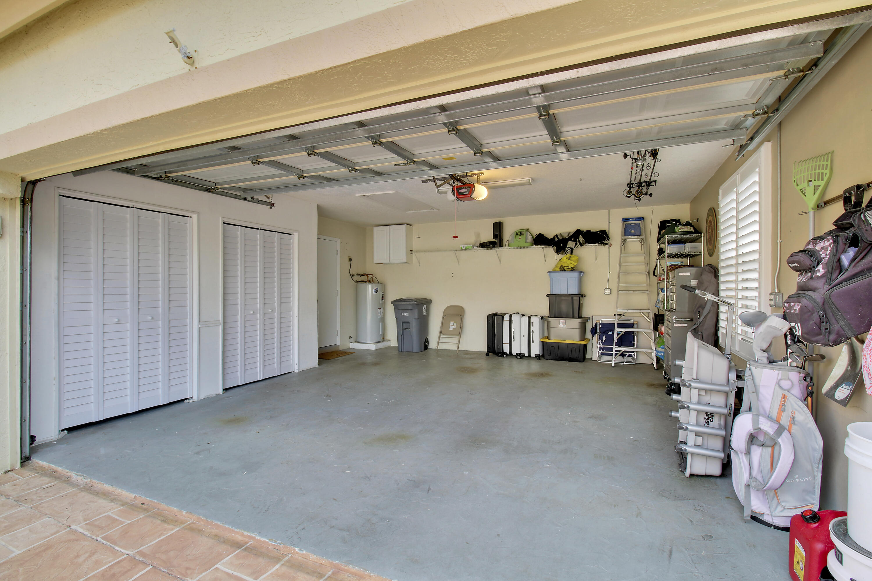 10199 Lexington Circle N