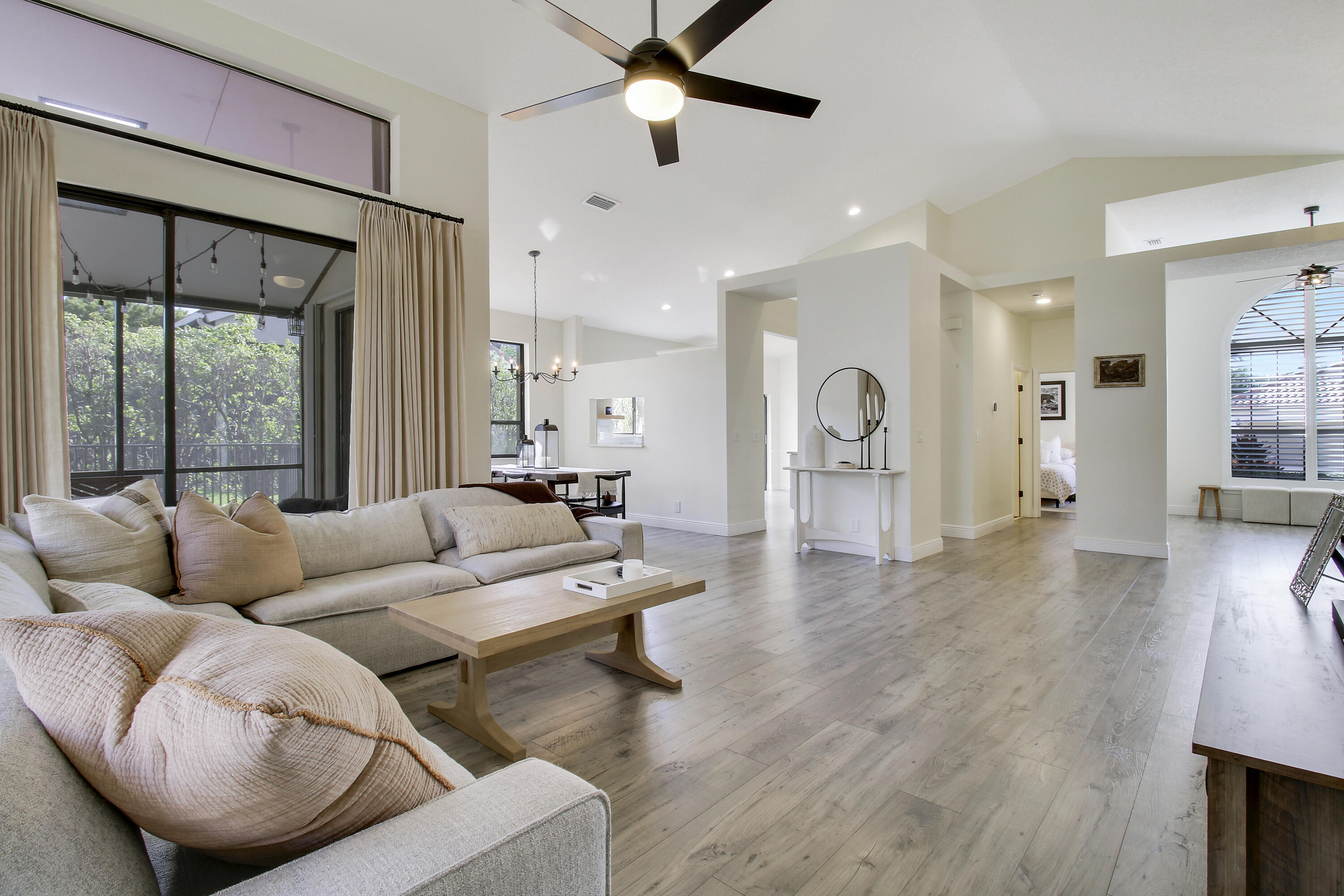 10199 Lexington Circle N