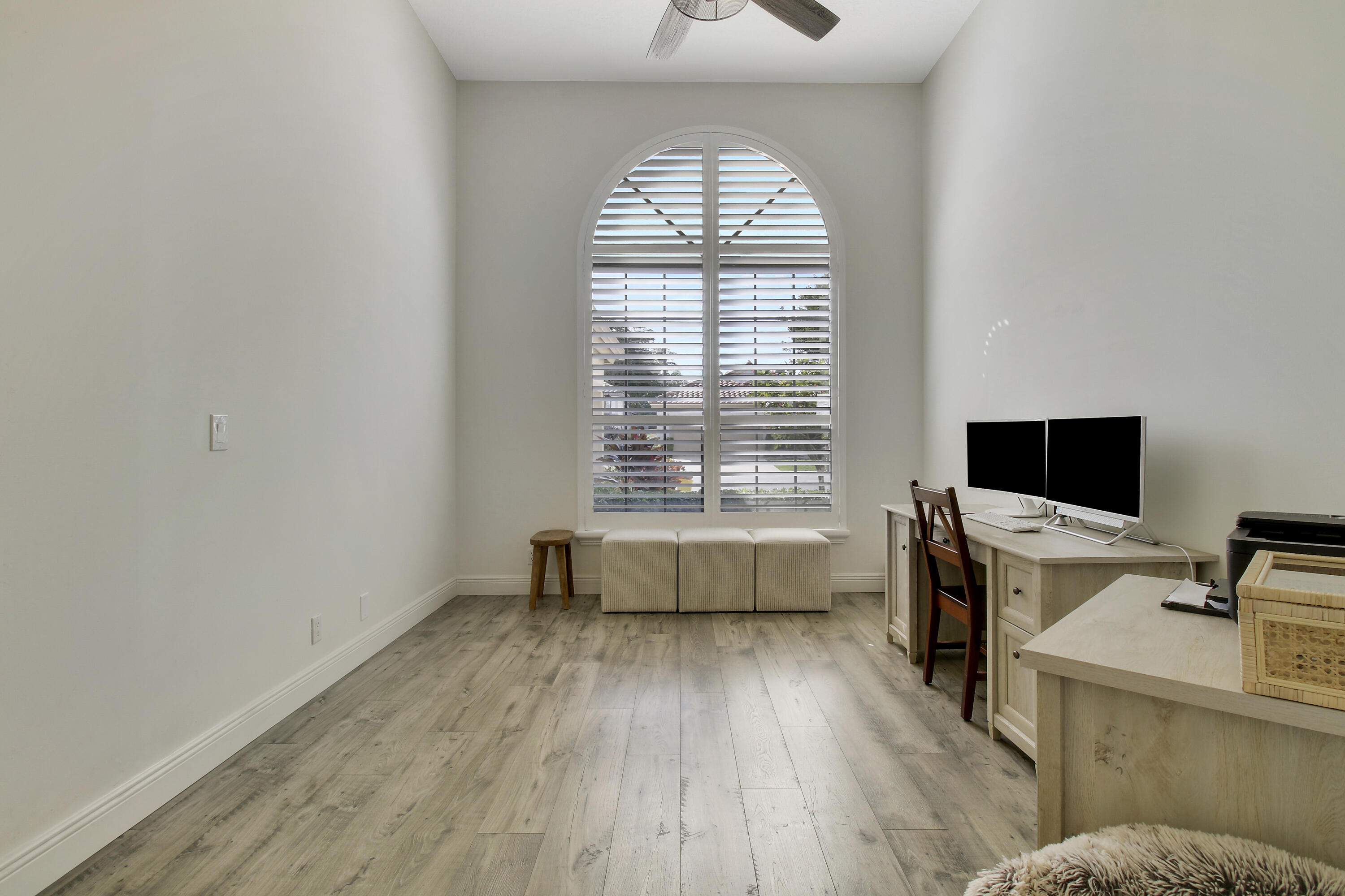 10199 Lexington Circle N