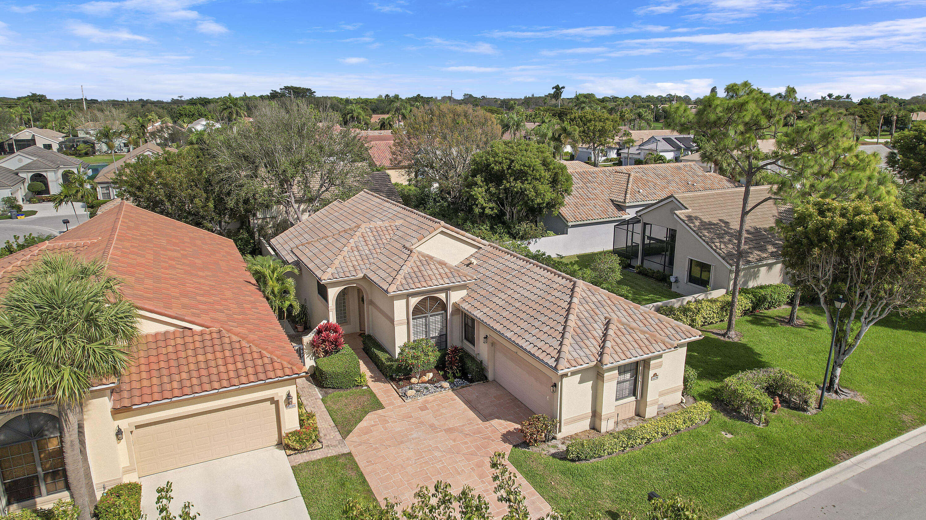 10199 Lexington Circle N