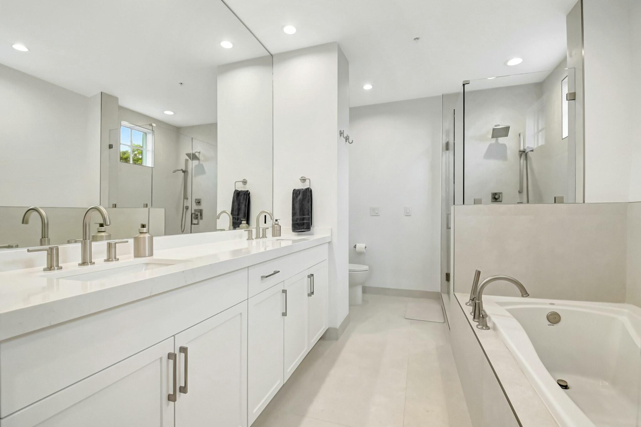 200 NE 2nd Avenue 315