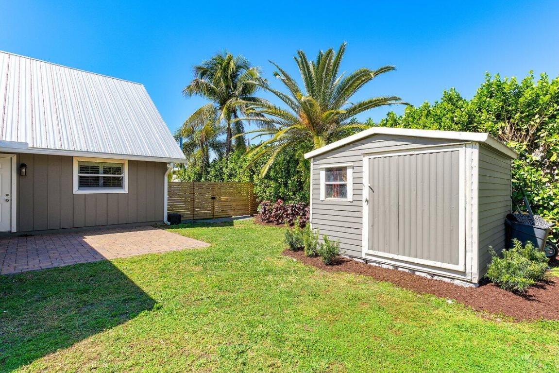 936 SW Rustic Circle