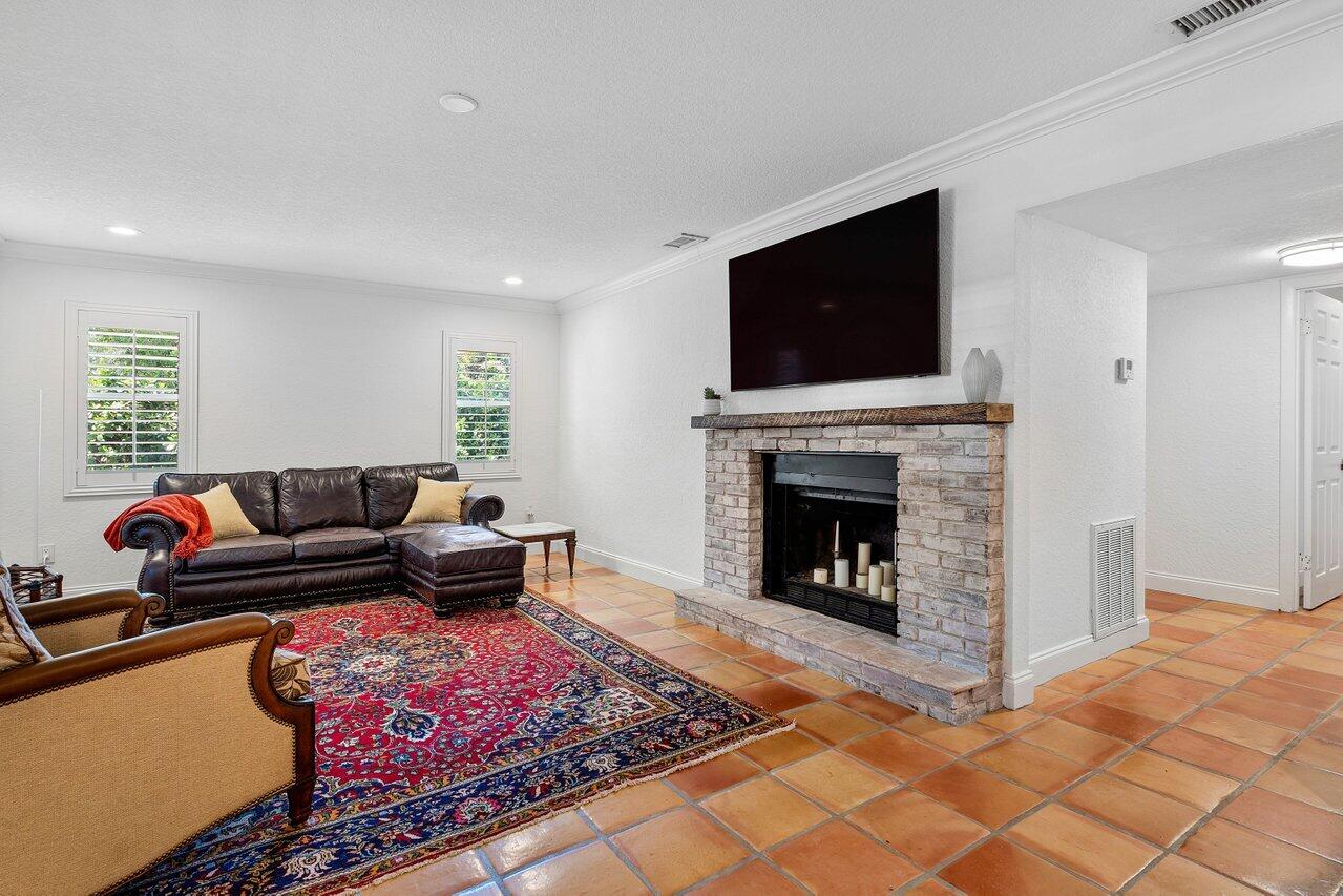 936 SW Rustic Circle