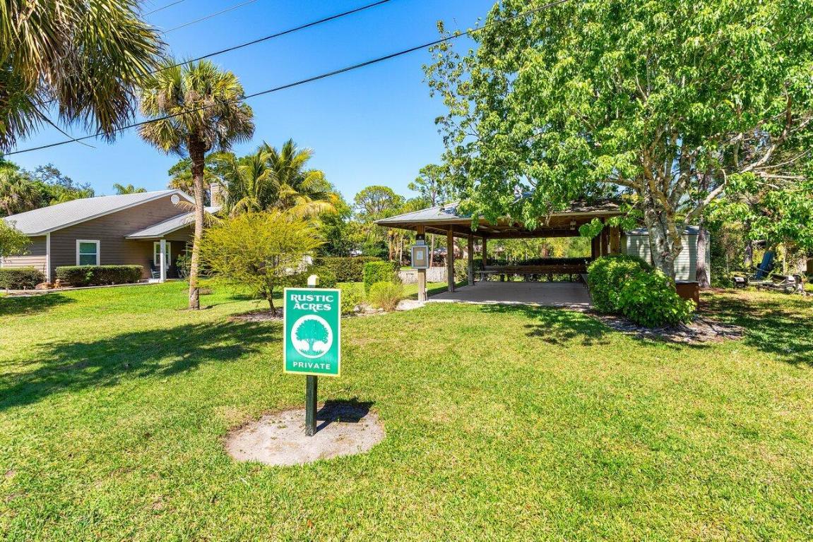 936 SW Rustic Circle