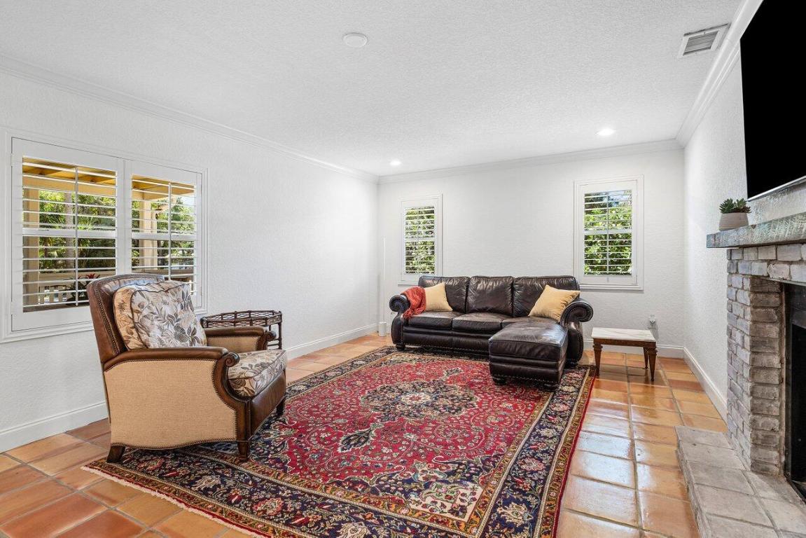 936 SW Rustic Circle