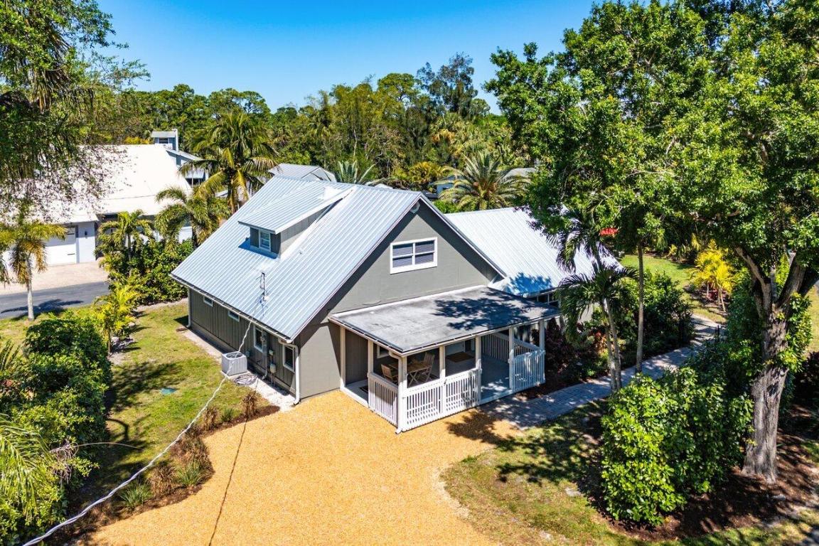 936 SW Rustic Circle