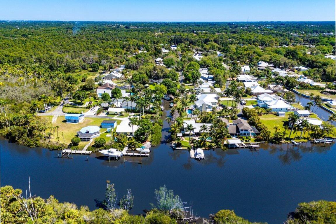 936 SW Rustic Circle