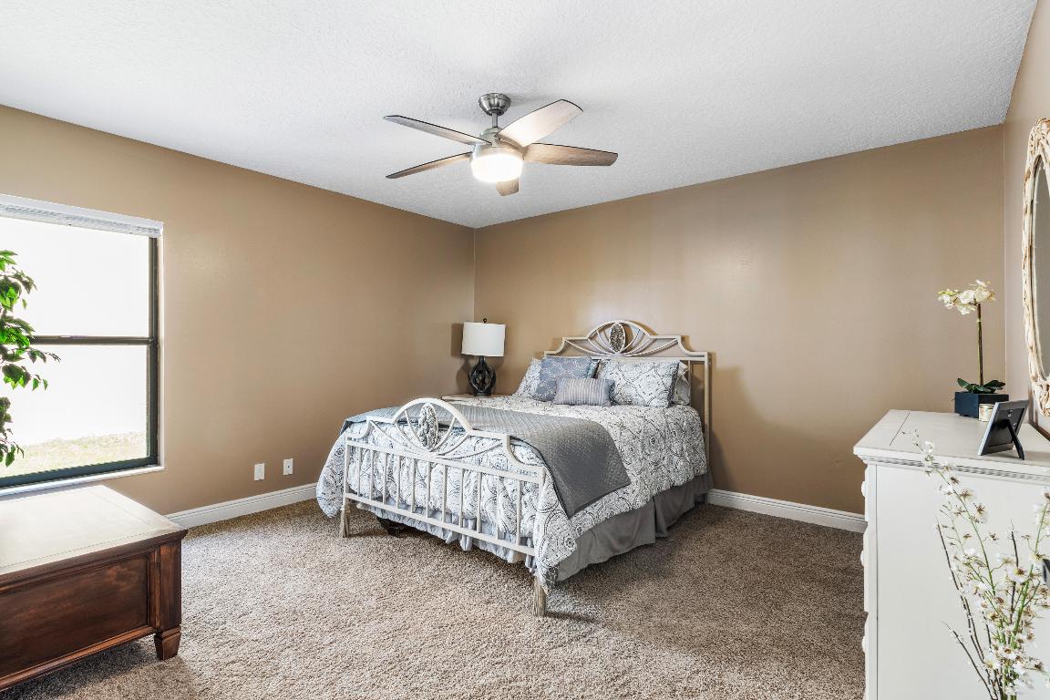 1607 Farmington Avenue