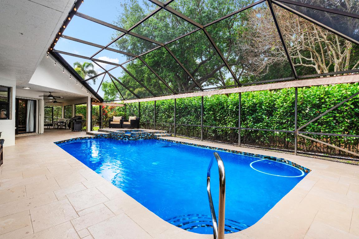 1607 Farmington Avenue