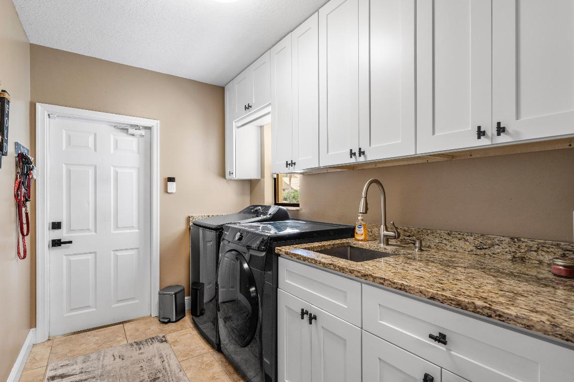 1607 Farmington Avenue