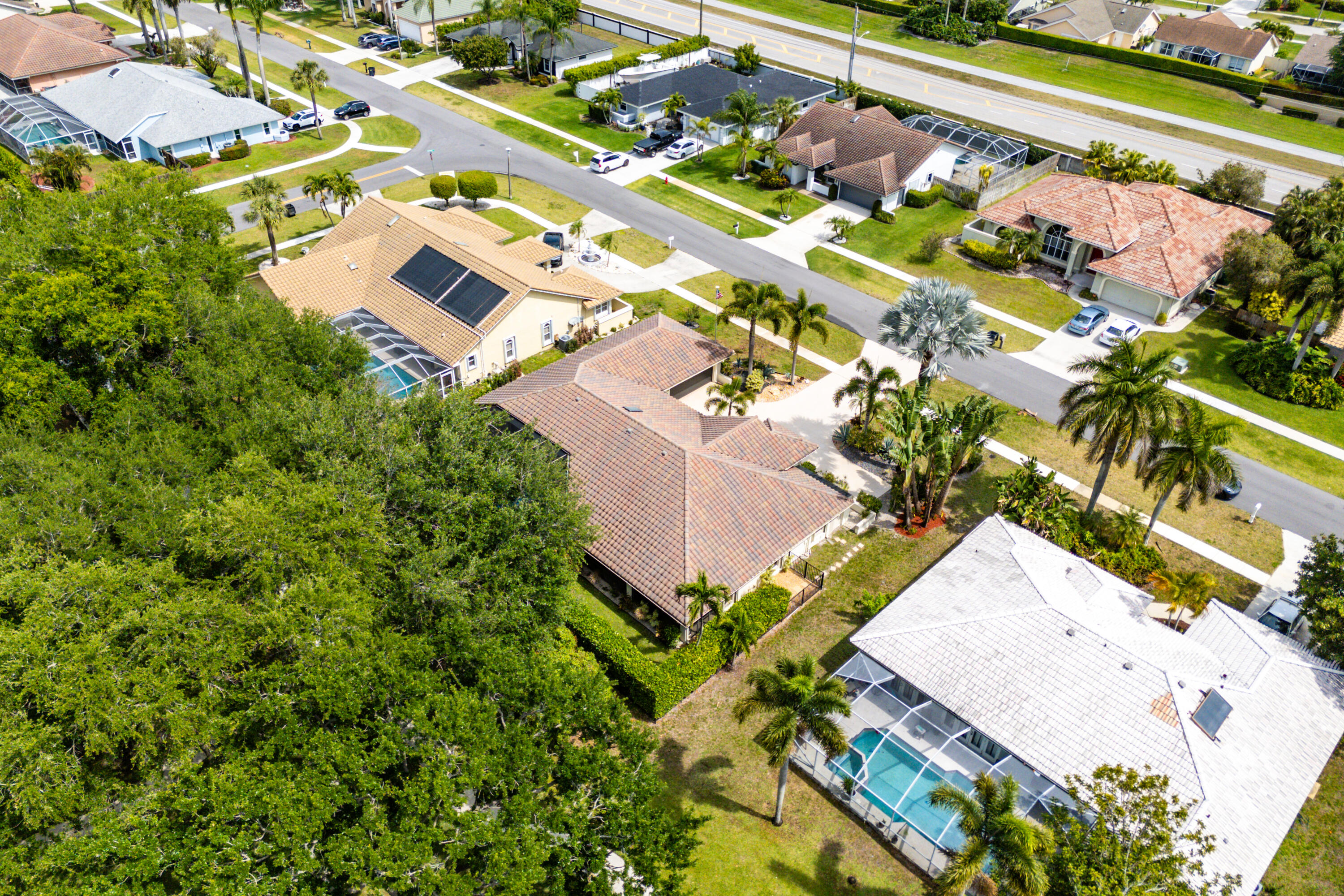 1607 Farmington Avenue