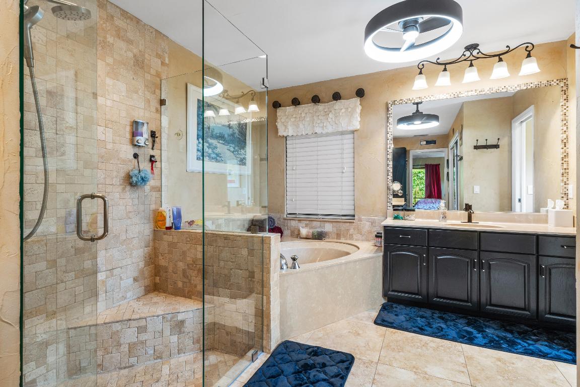 1607 Farmington Avenue