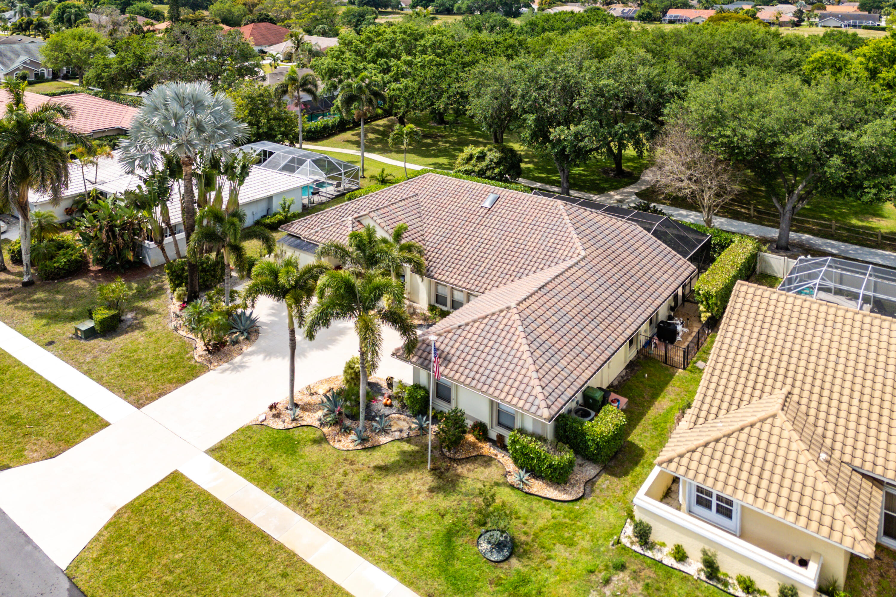 1607 Farmington Avenue