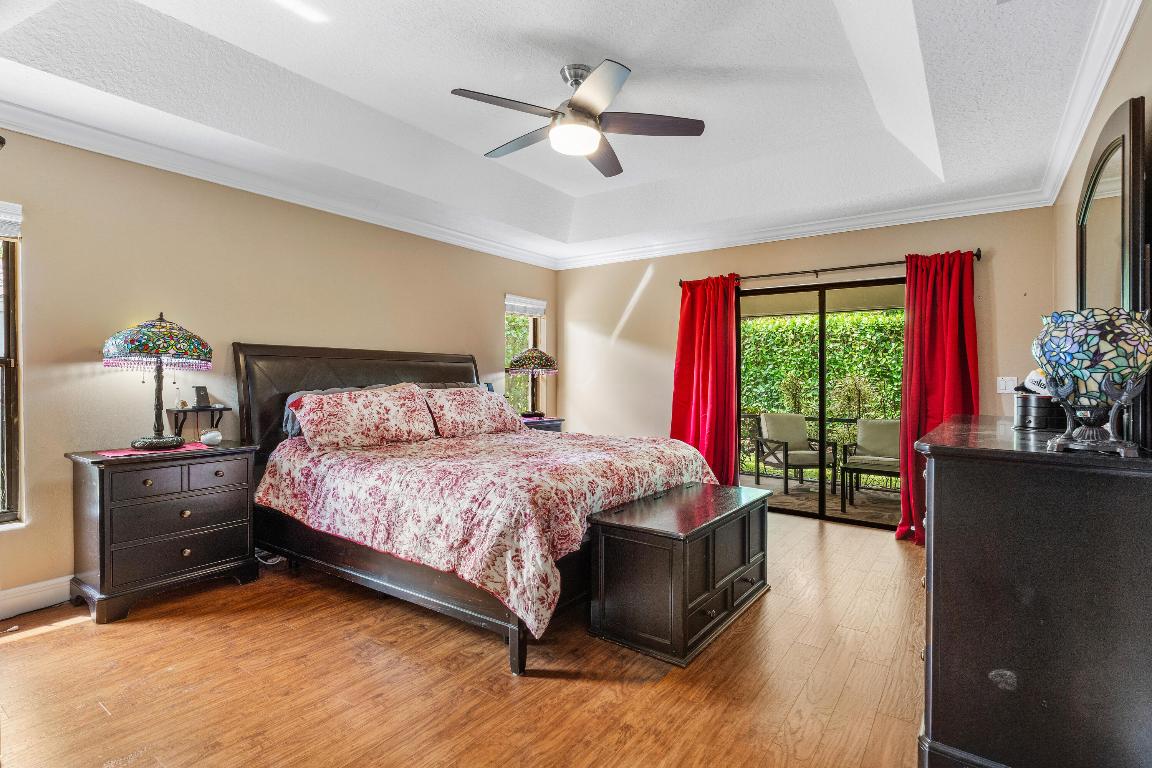 1607 Farmington Avenue