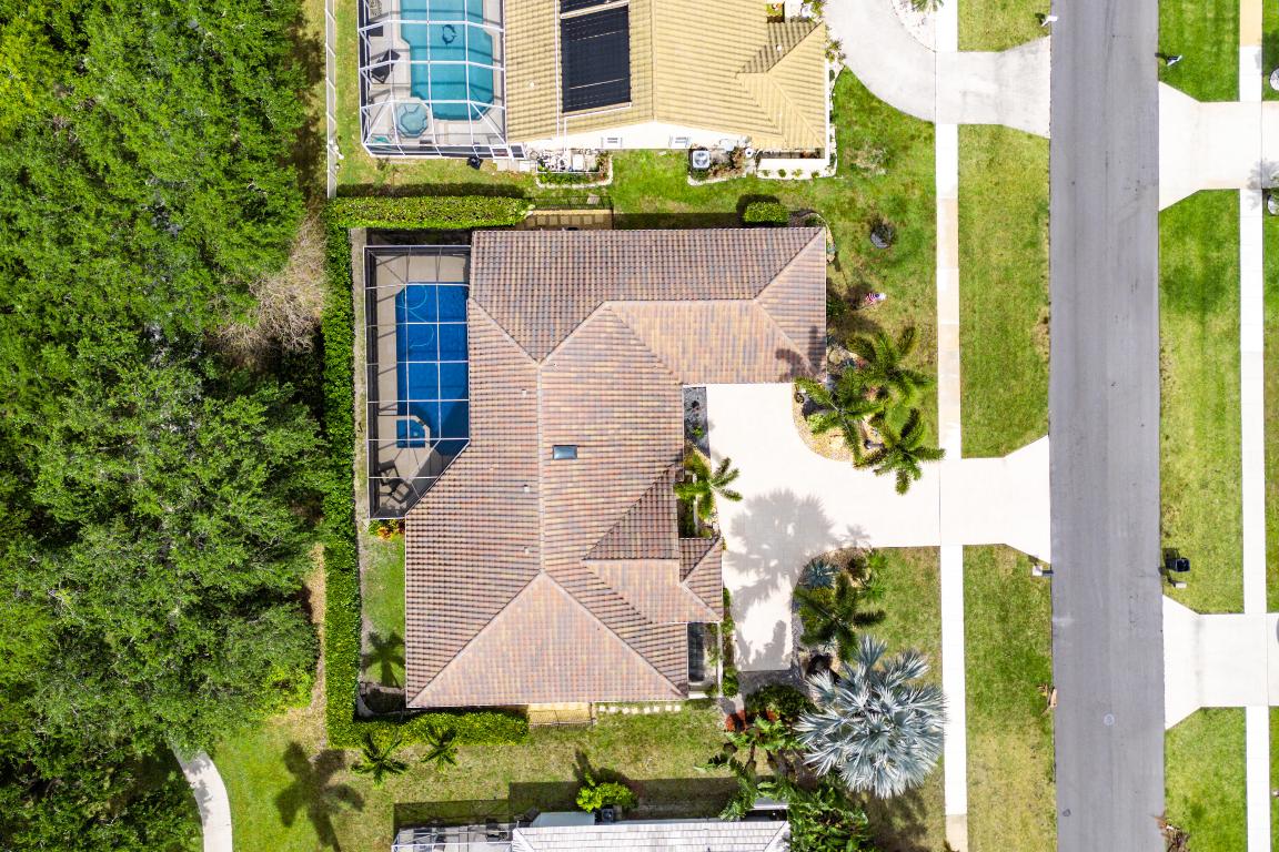 1607 Farmington Avenue