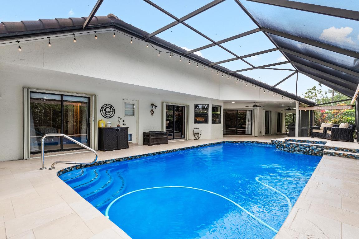 1607 Farmington Avenue