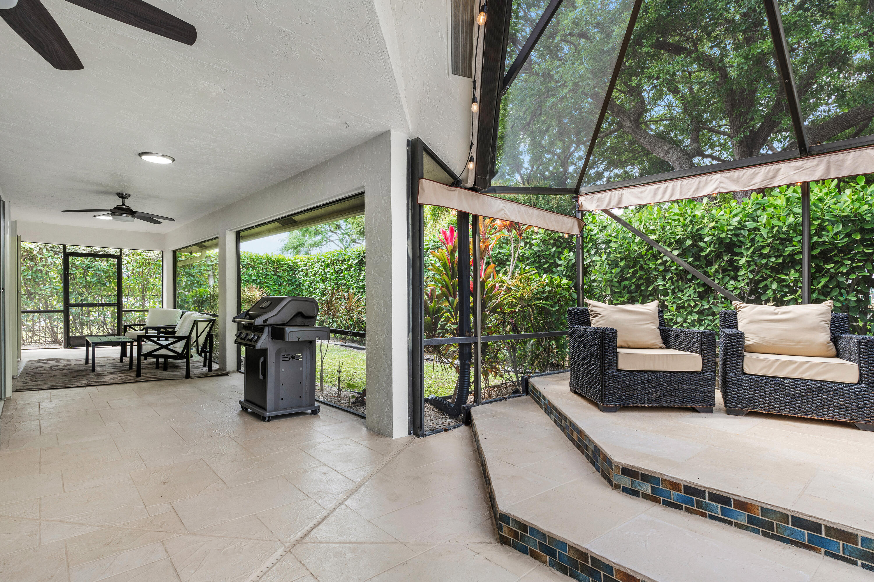 1607 Farmington Avenue