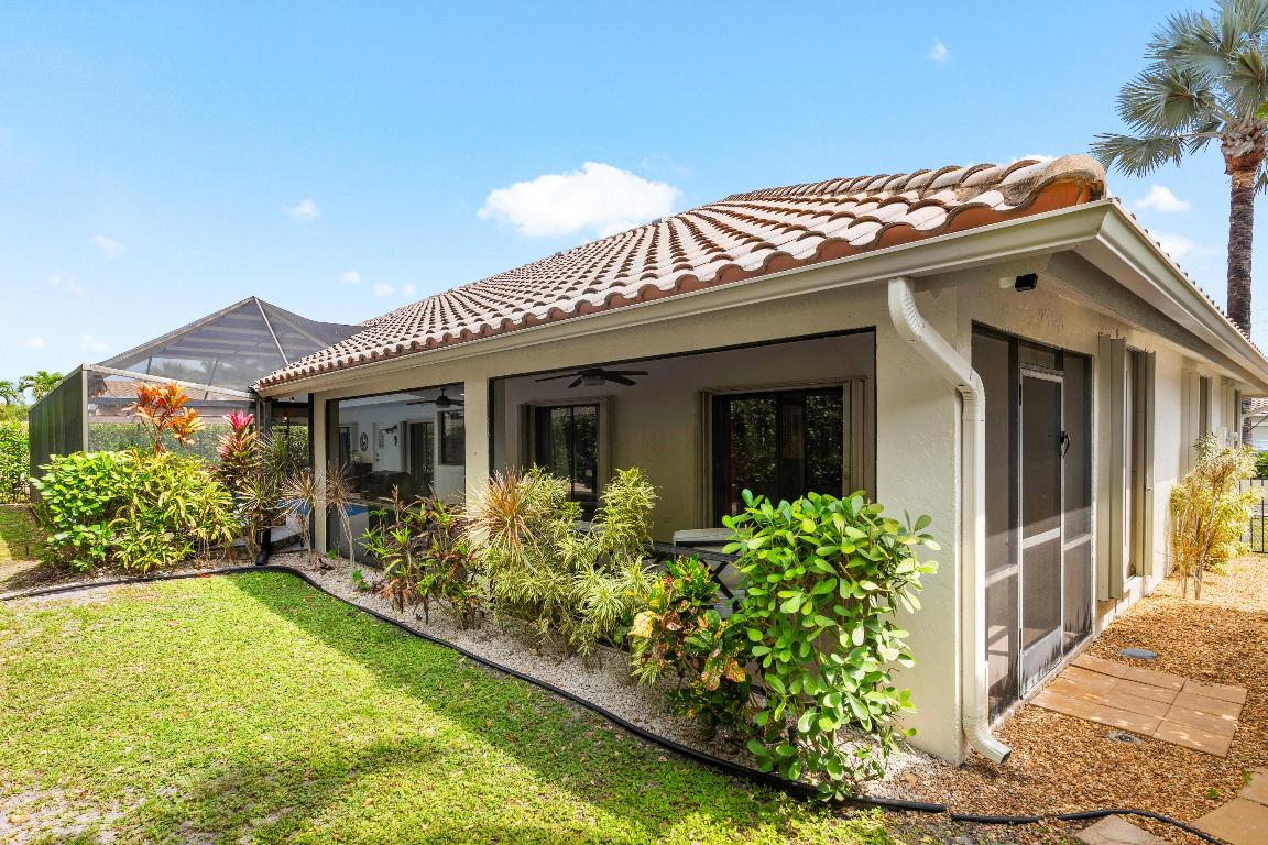 1607 Farmington Avenue