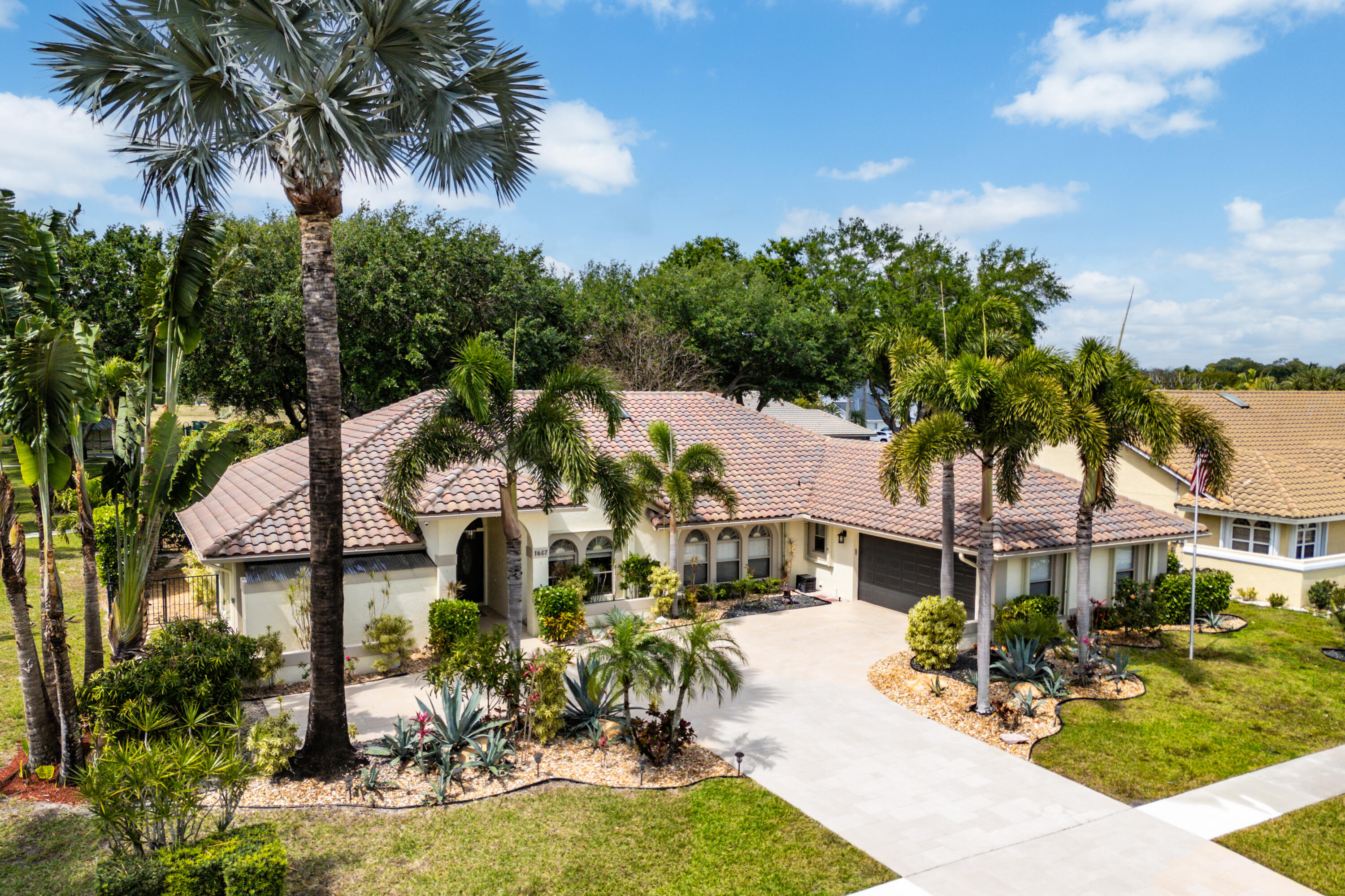 1607 Farmington Avenue