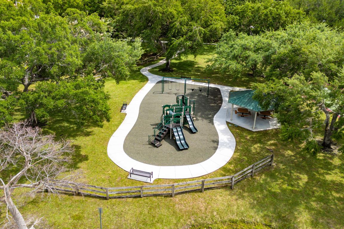 1607 Farmington Avenue